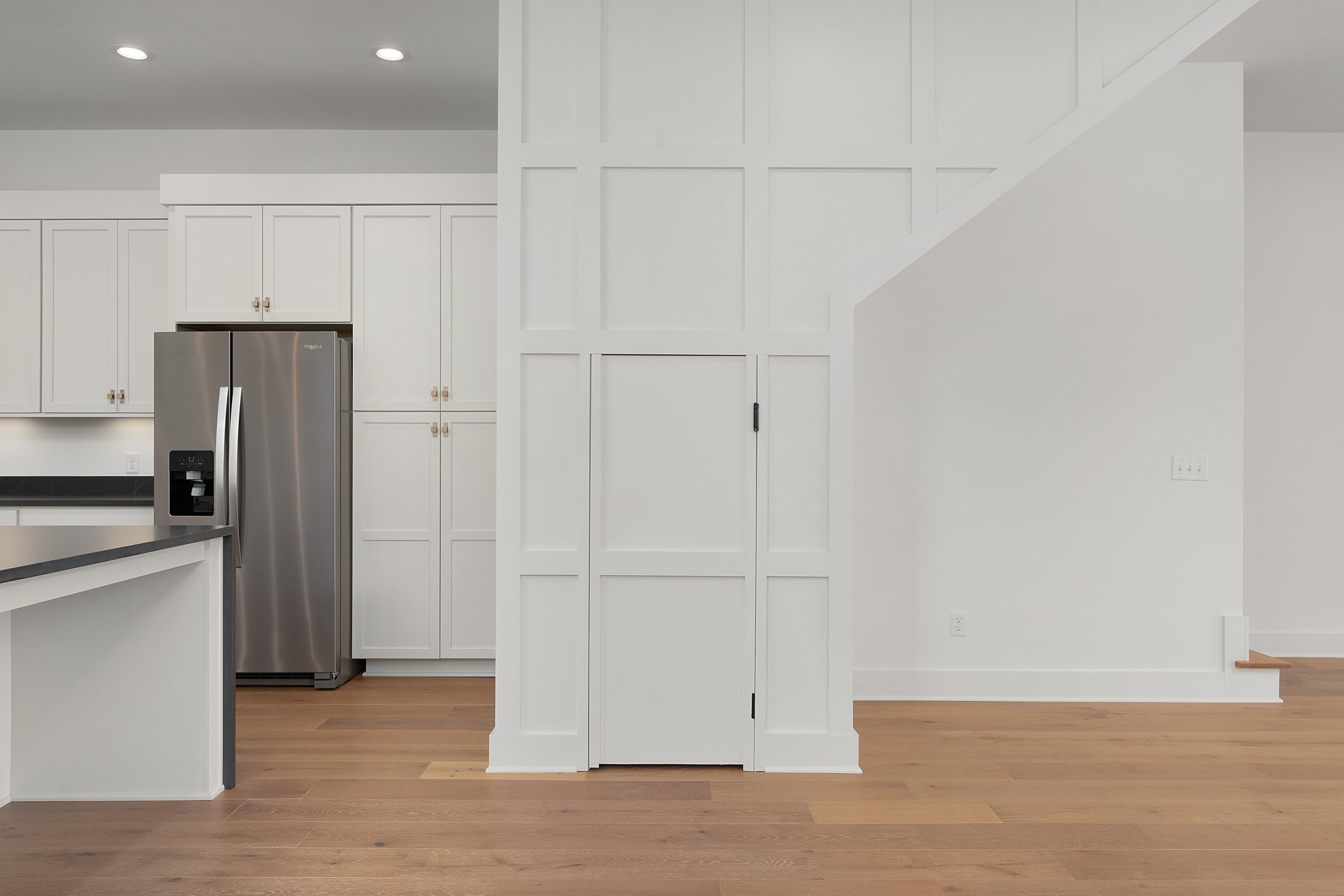 1044 E 4th Street, 101