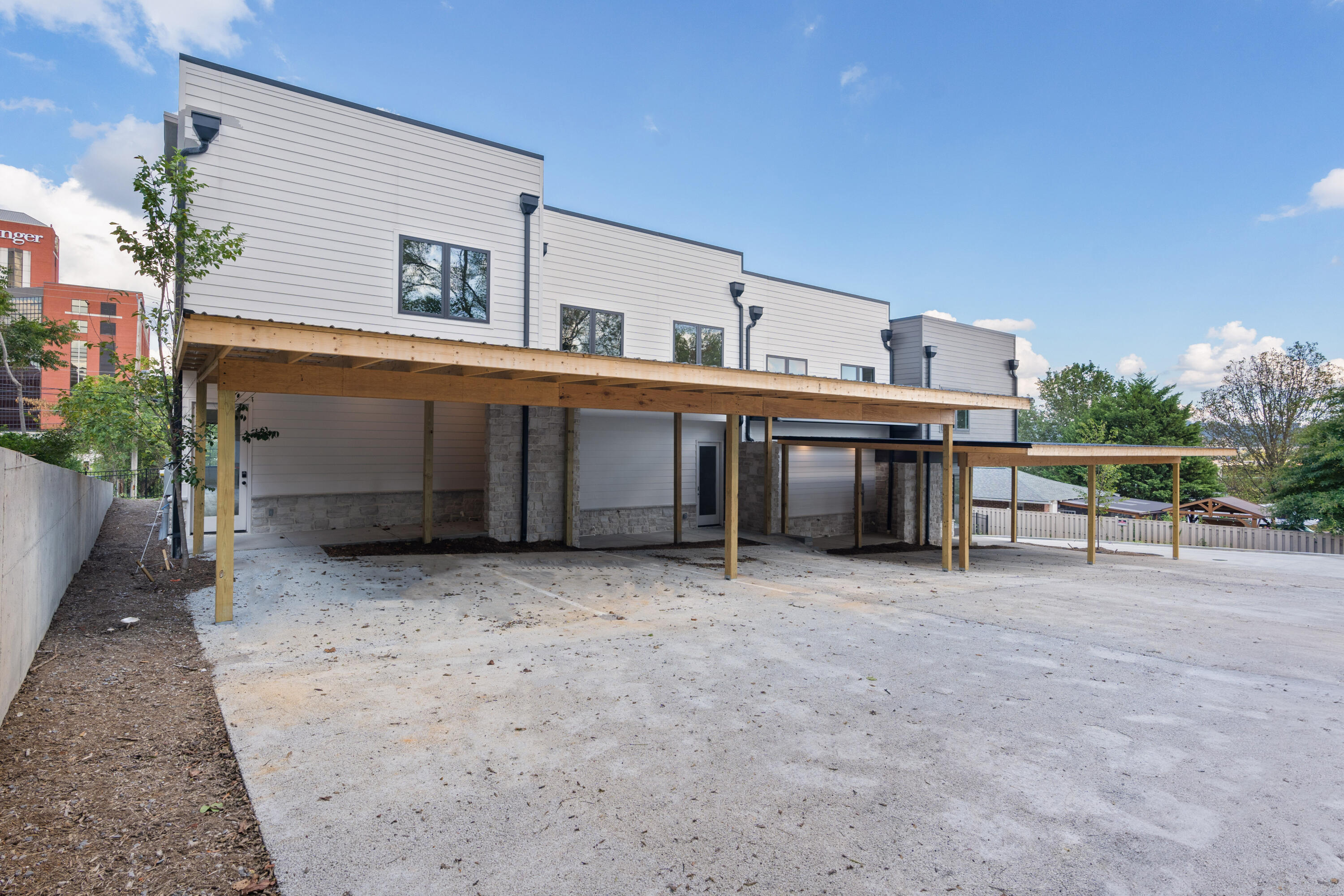 1044 E 4th Street, 101
