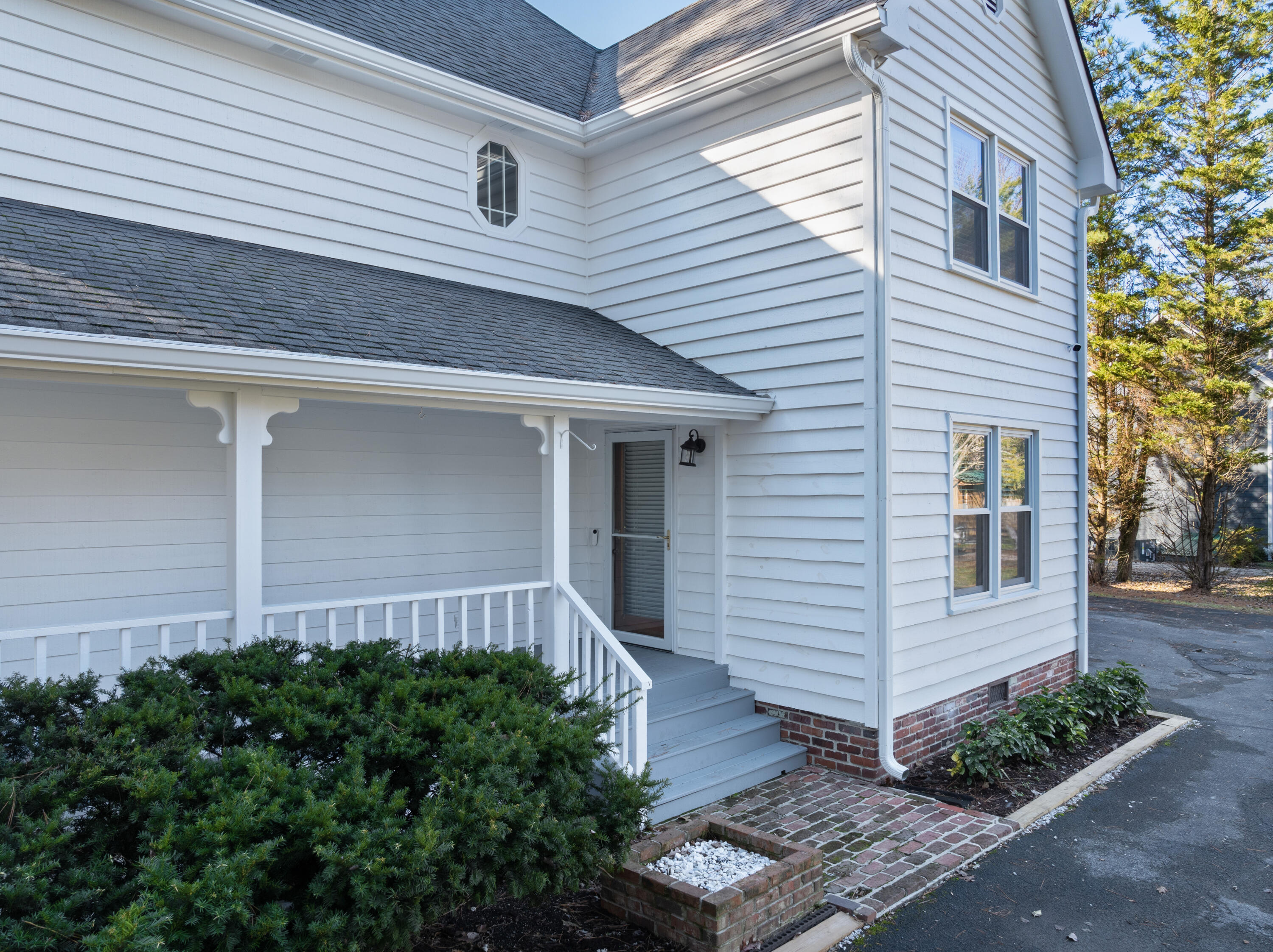703 Hathaway Drive
