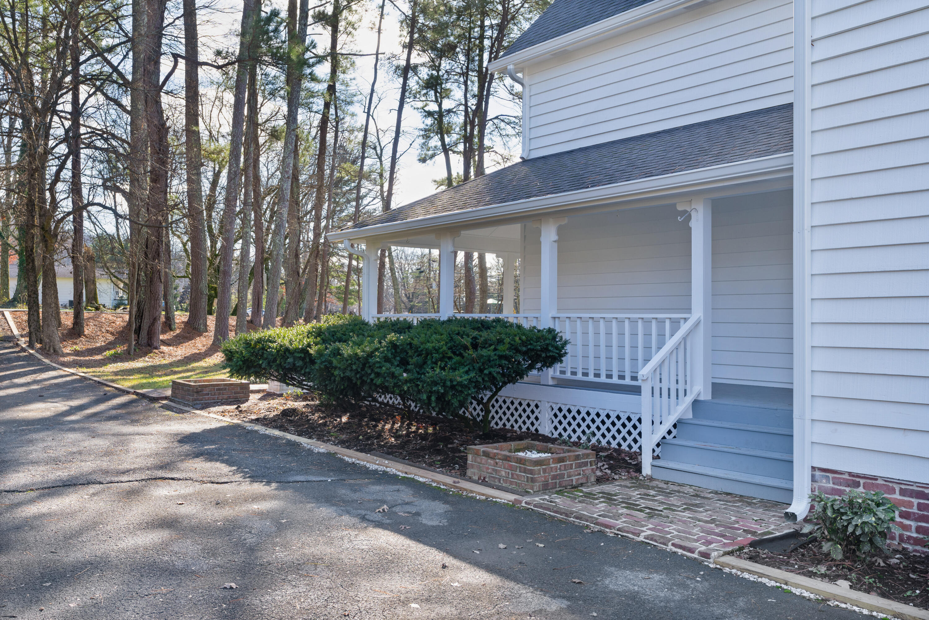 703 Hathaway Drive