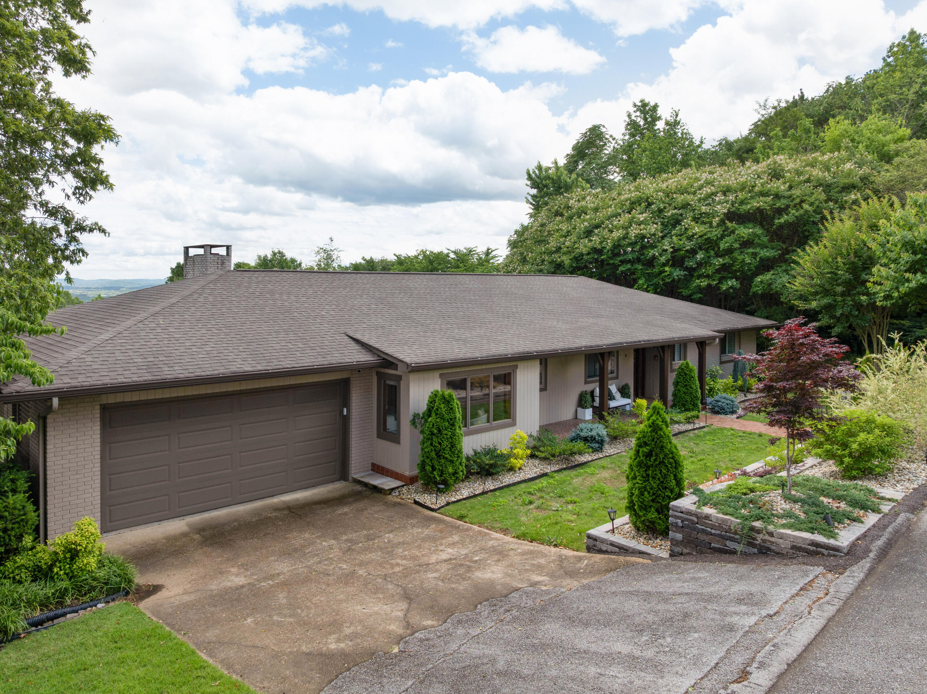 540 N Crest Court