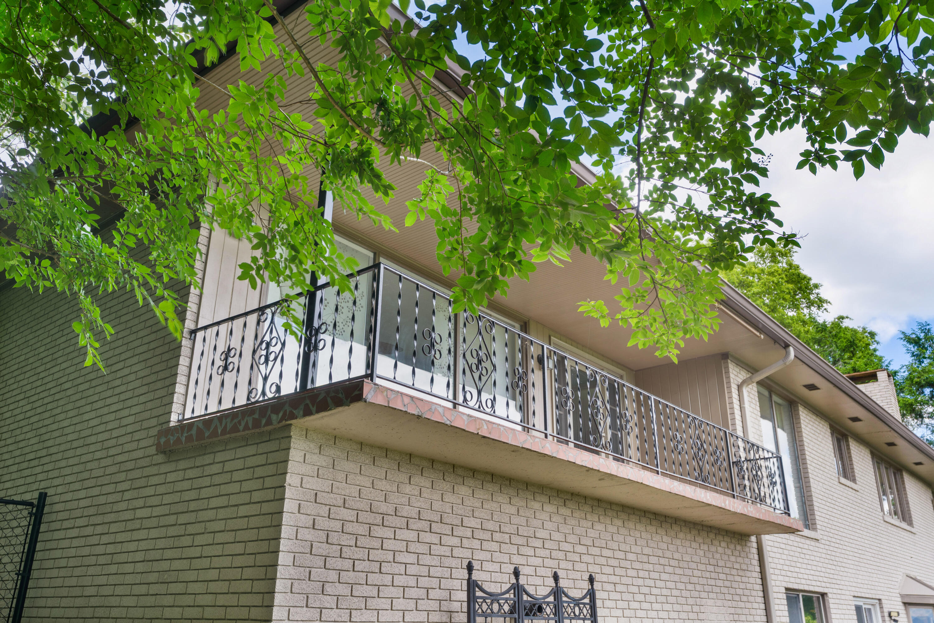540 N Crest Court