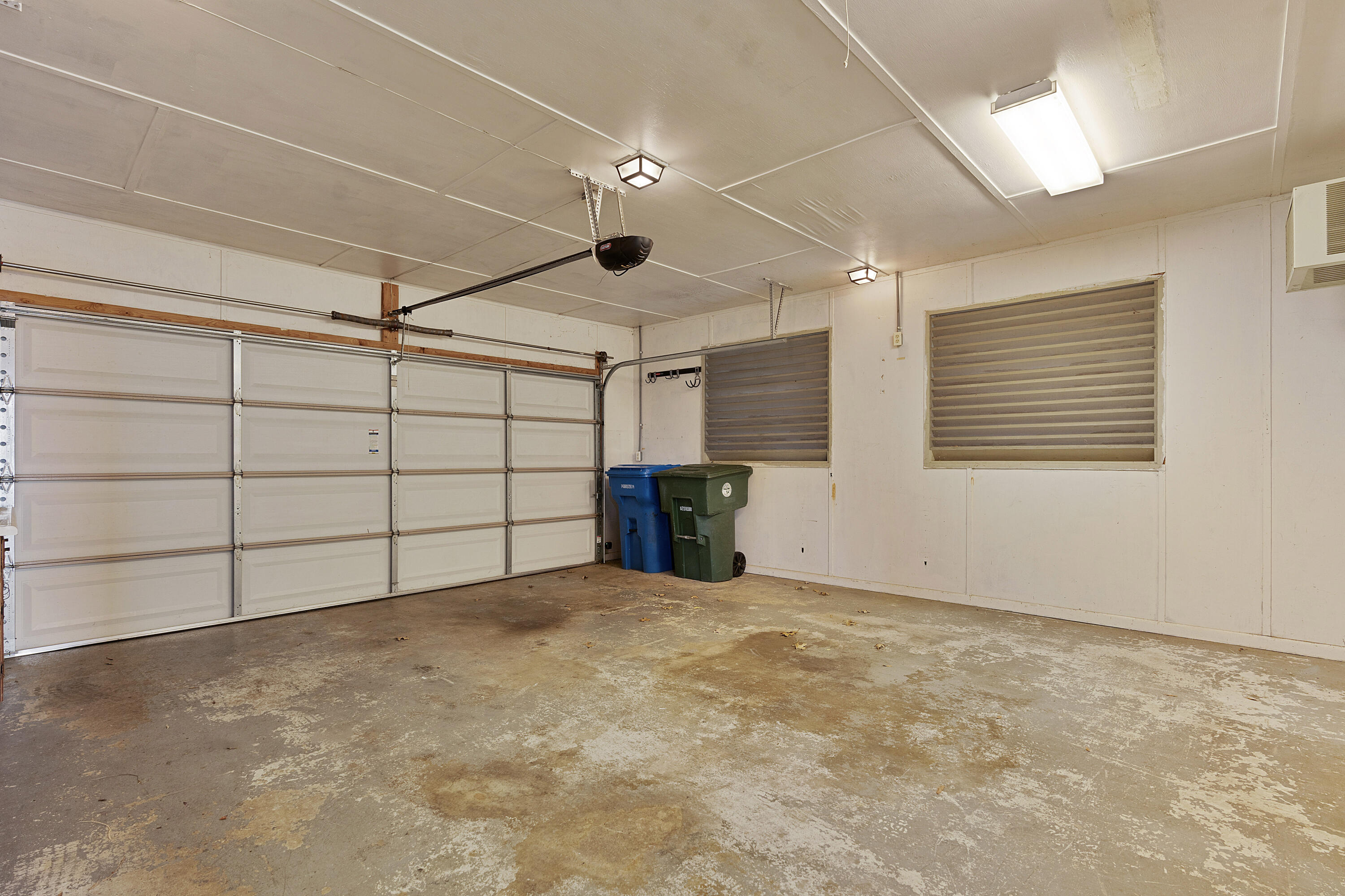 540 N Crest Court