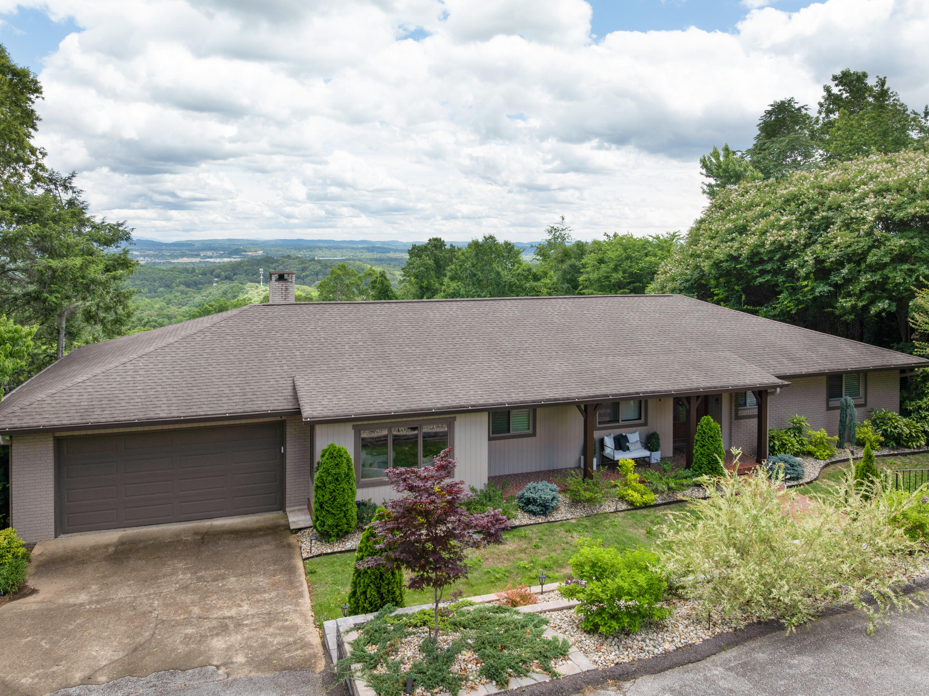 540 N Crest Court