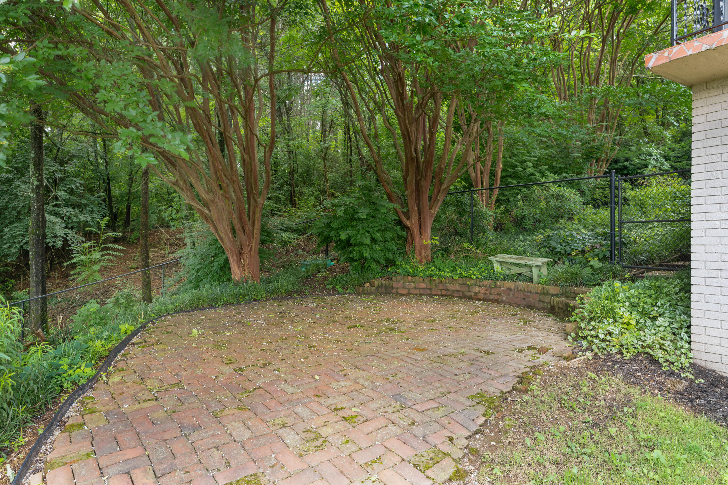 540 N Crest Court