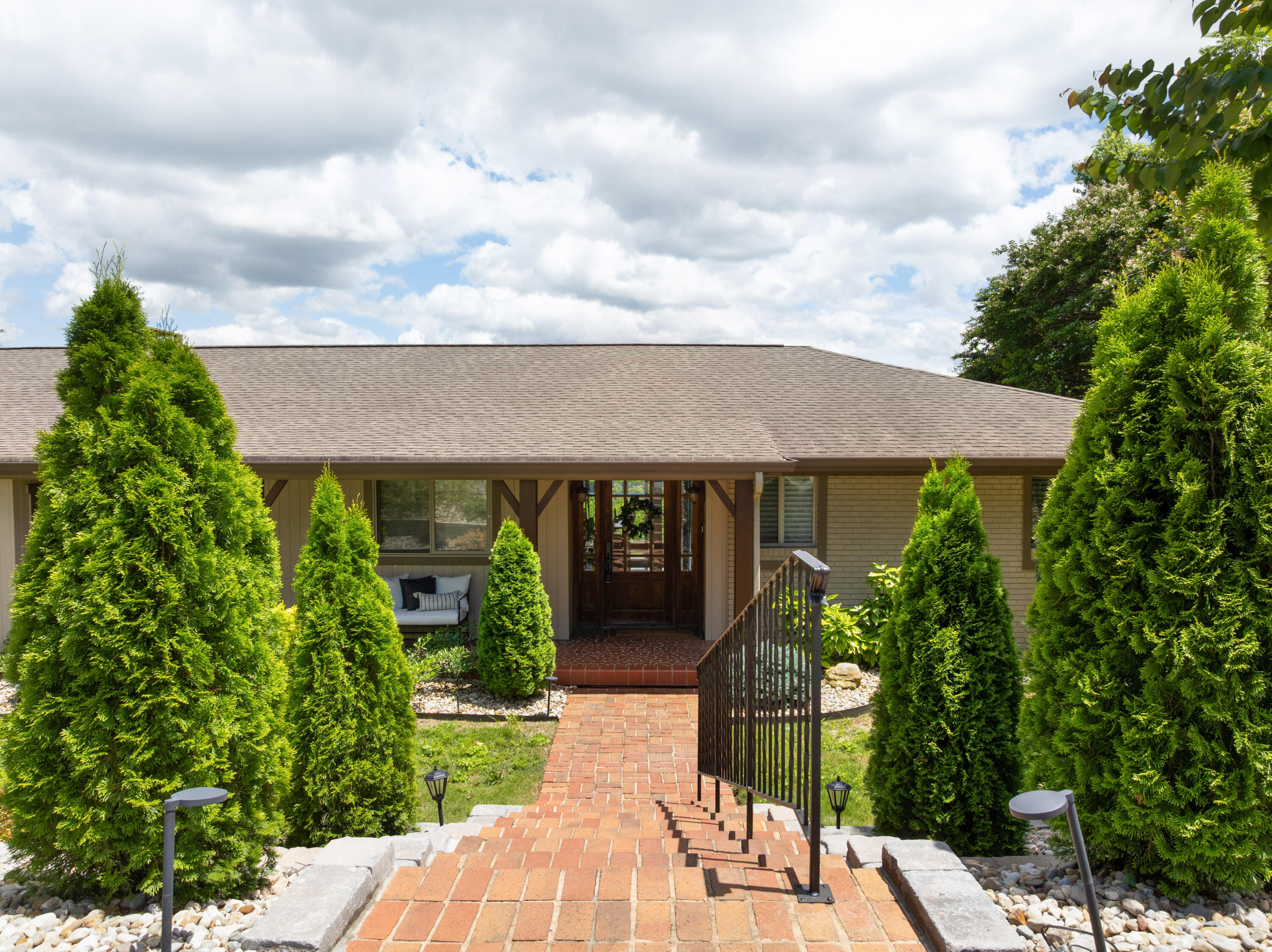 540 N Crest Court