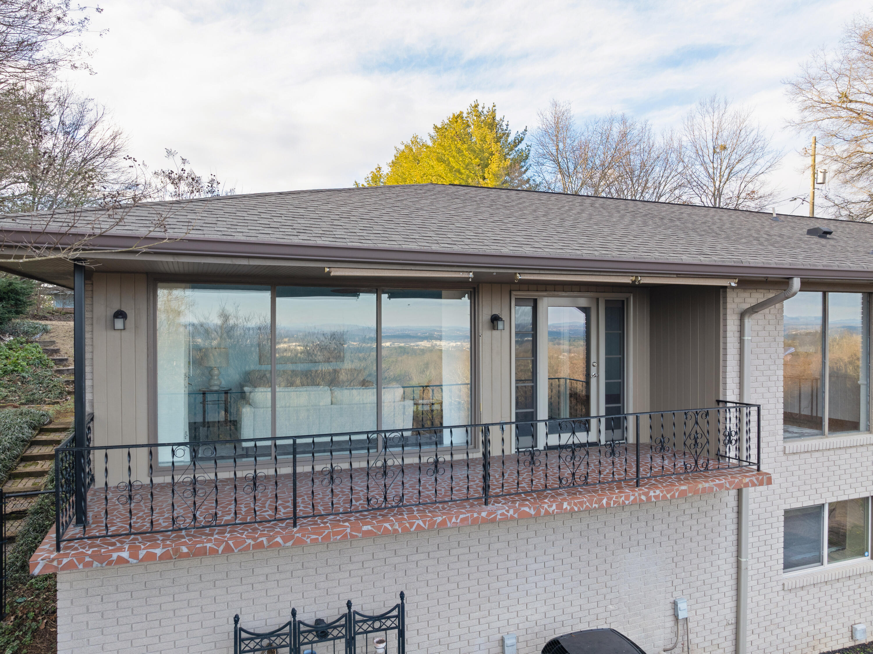 540 N Crest Court