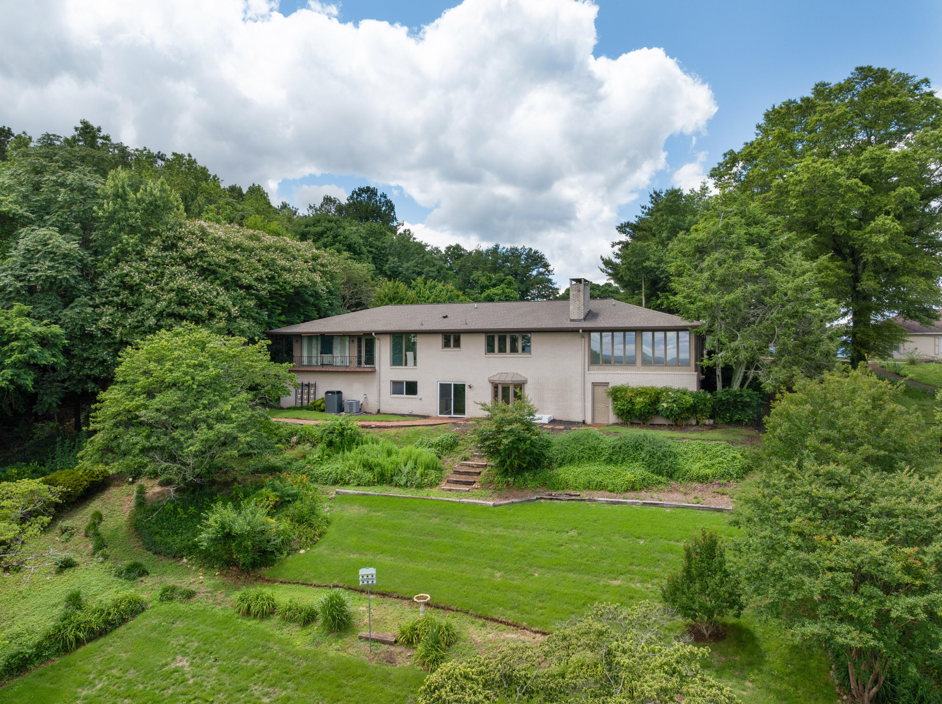 540 N Crest Court