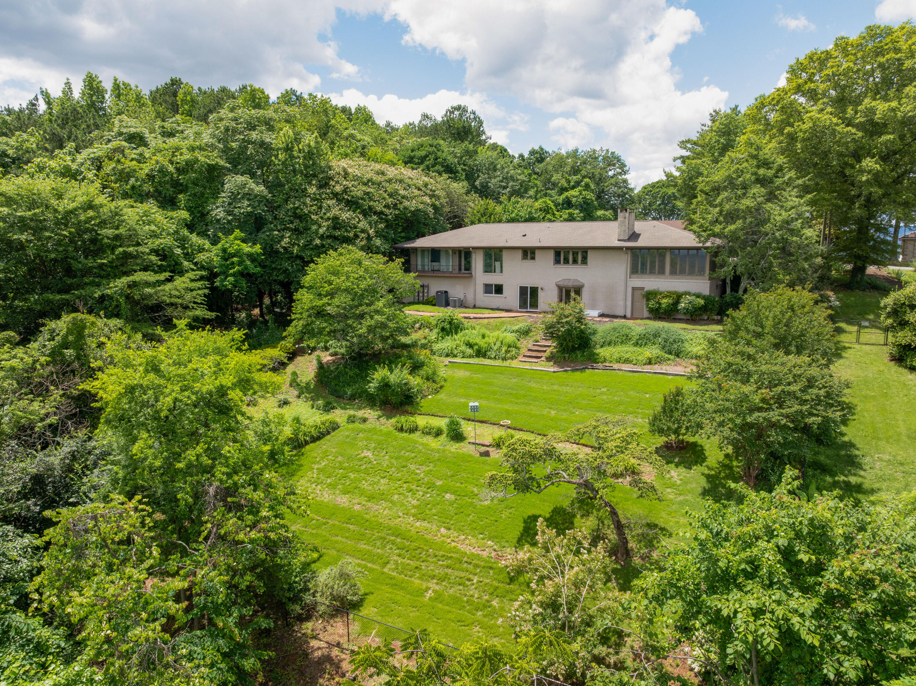 540 N Crest Court
