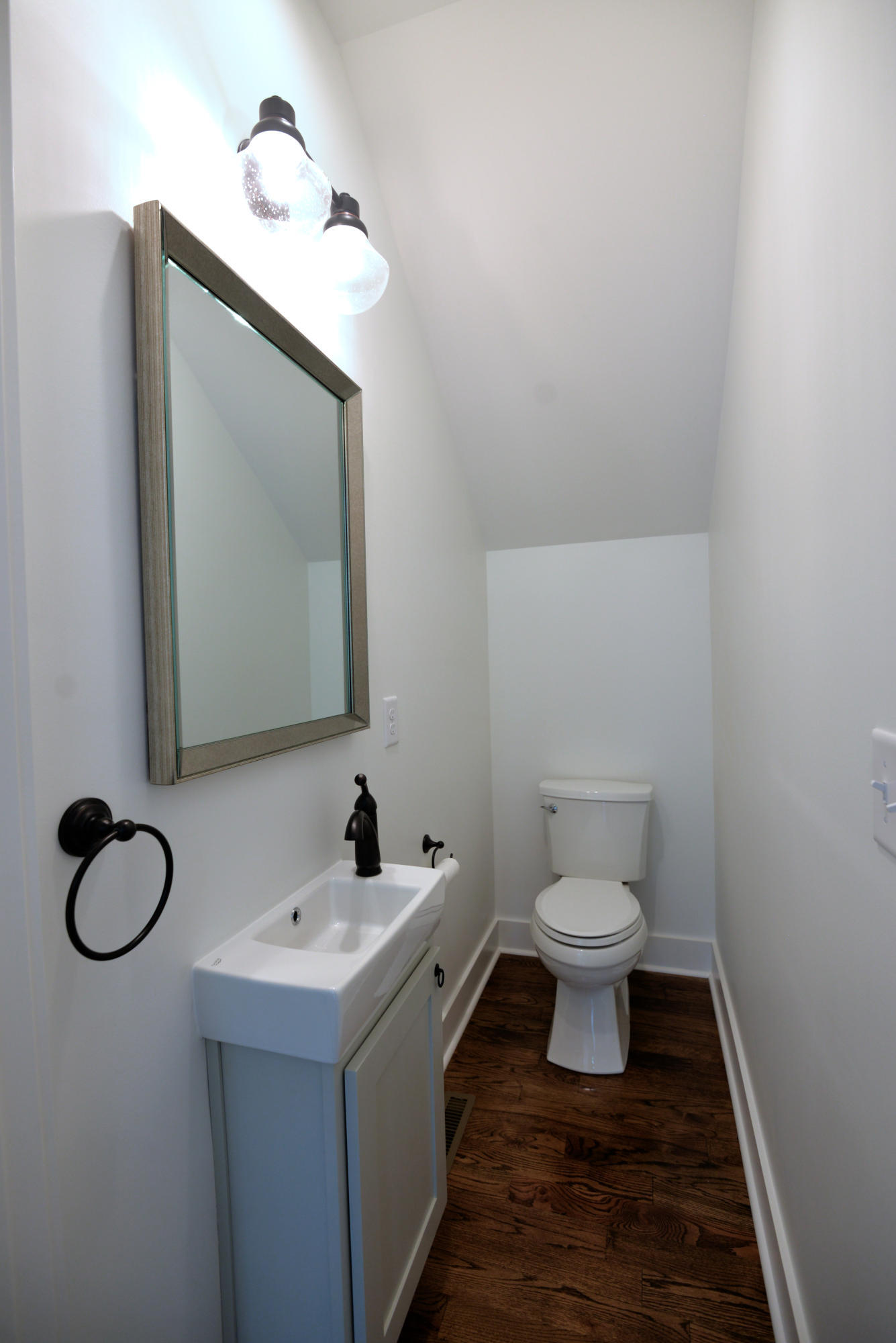 1307 W 45th Street