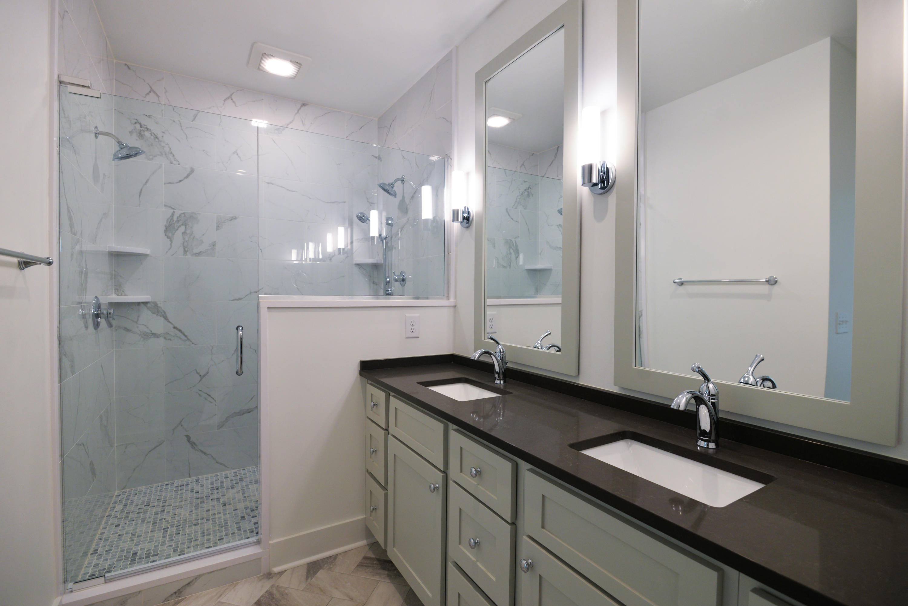 1307 W 45th Street