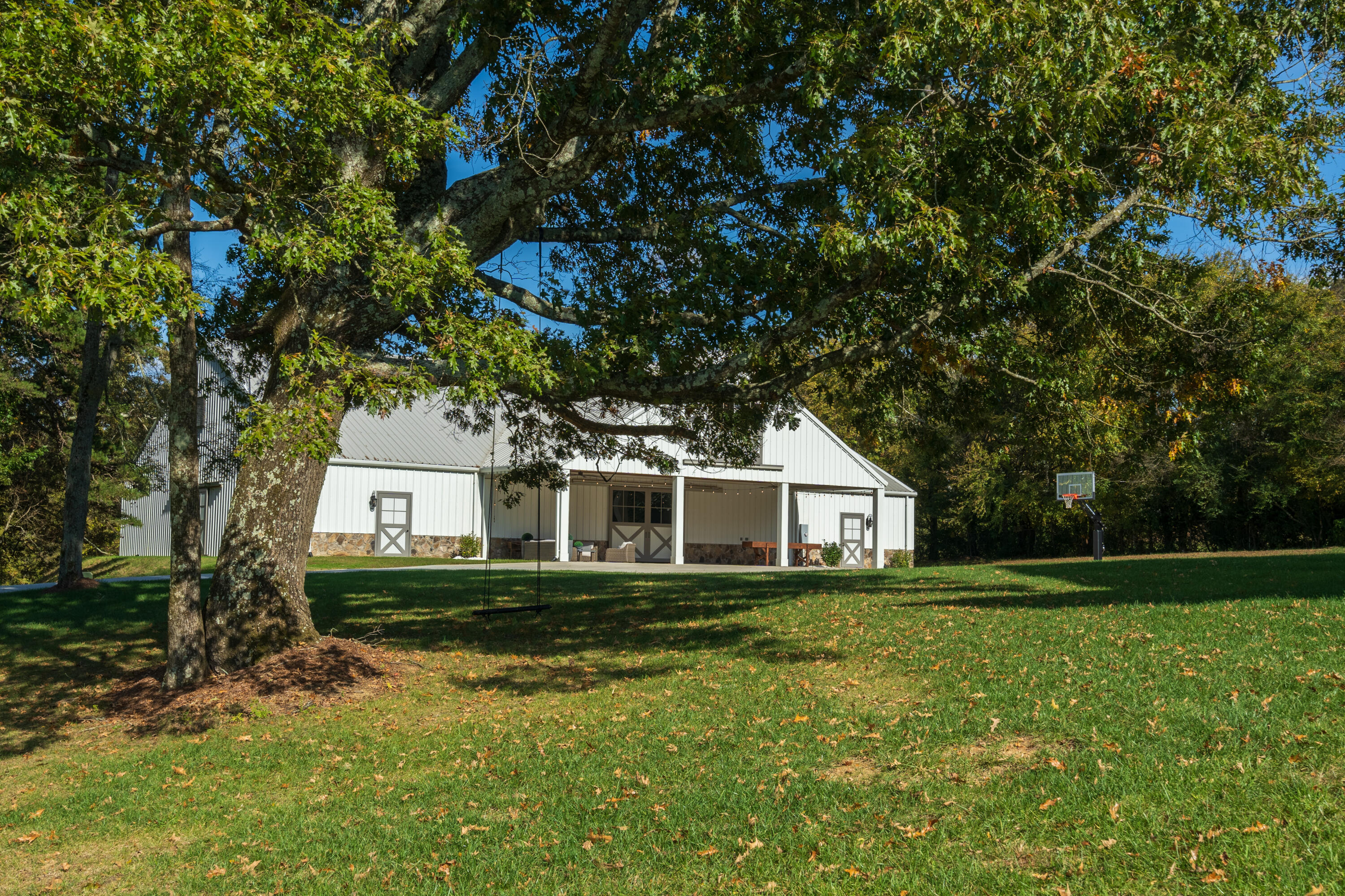 7468 Noah Reid Road
