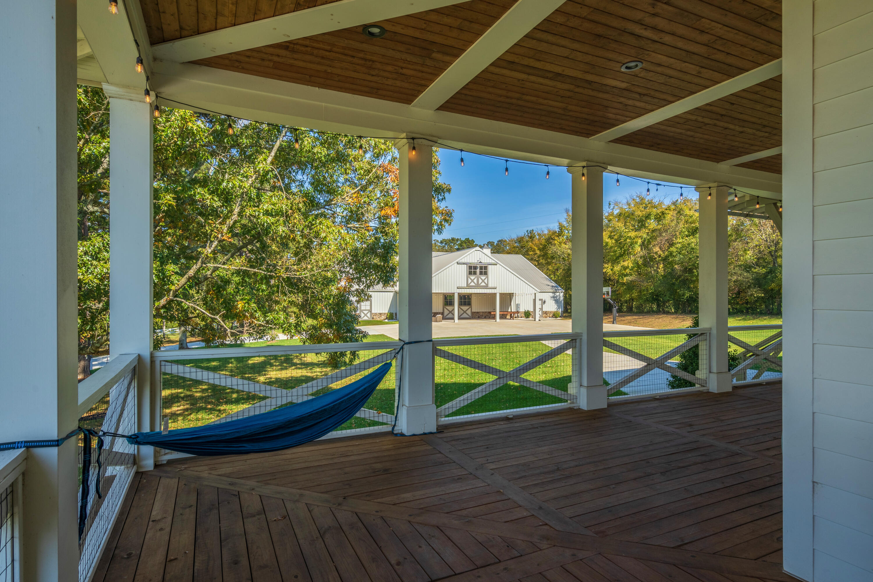 7468 Noah Reid Road