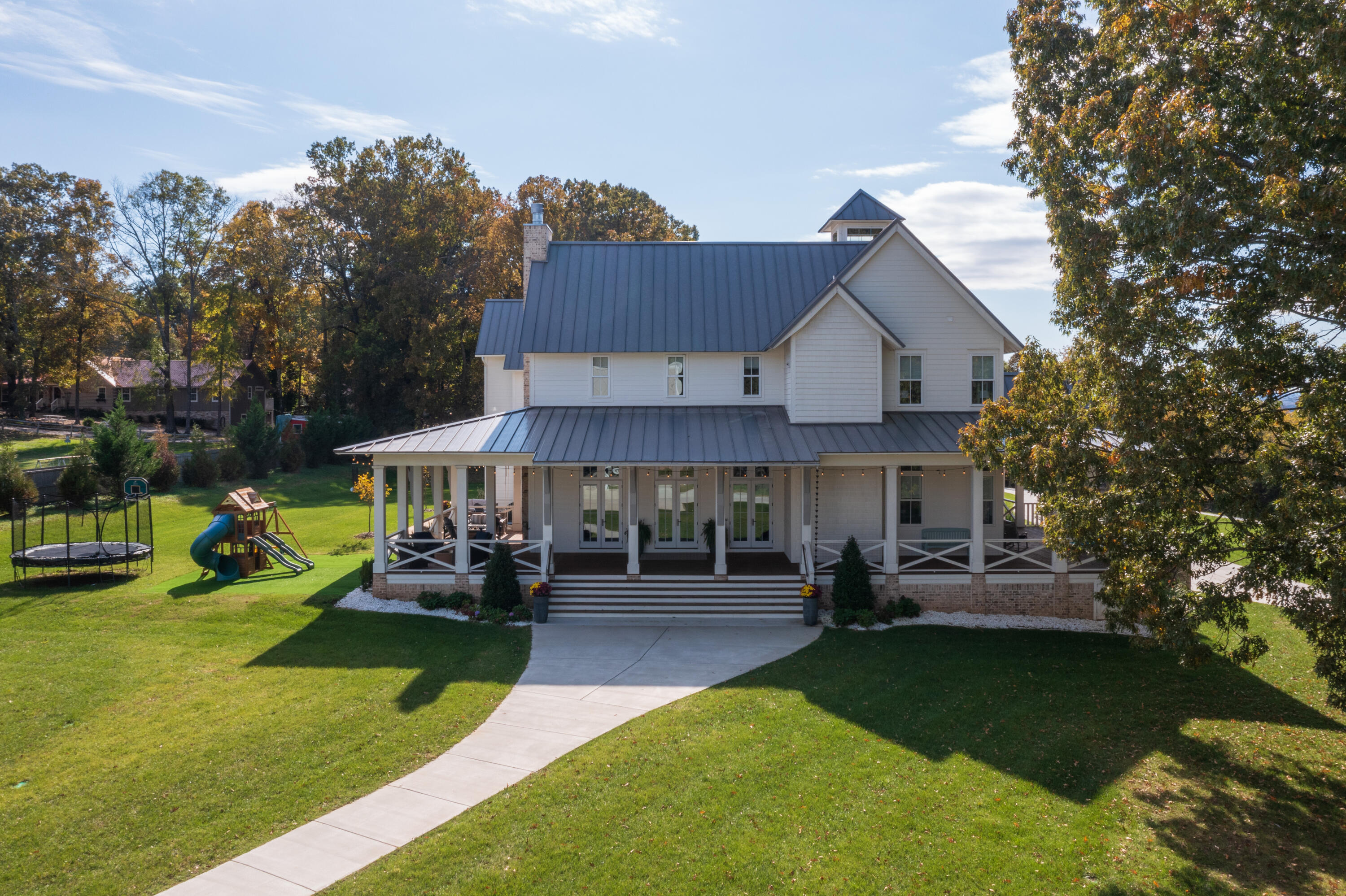 7468 Noah Reid Road