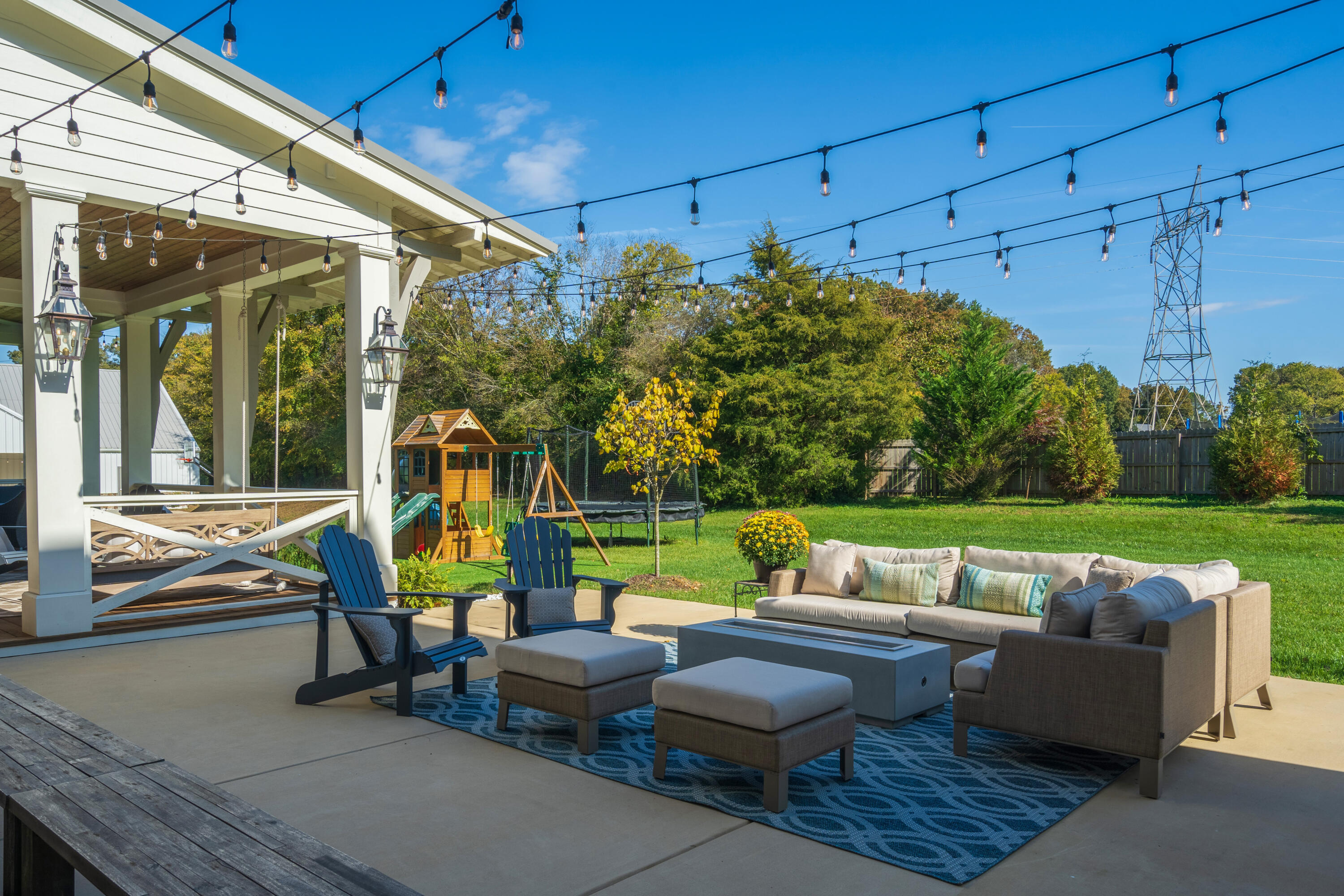 7468 Noah Reid Road
