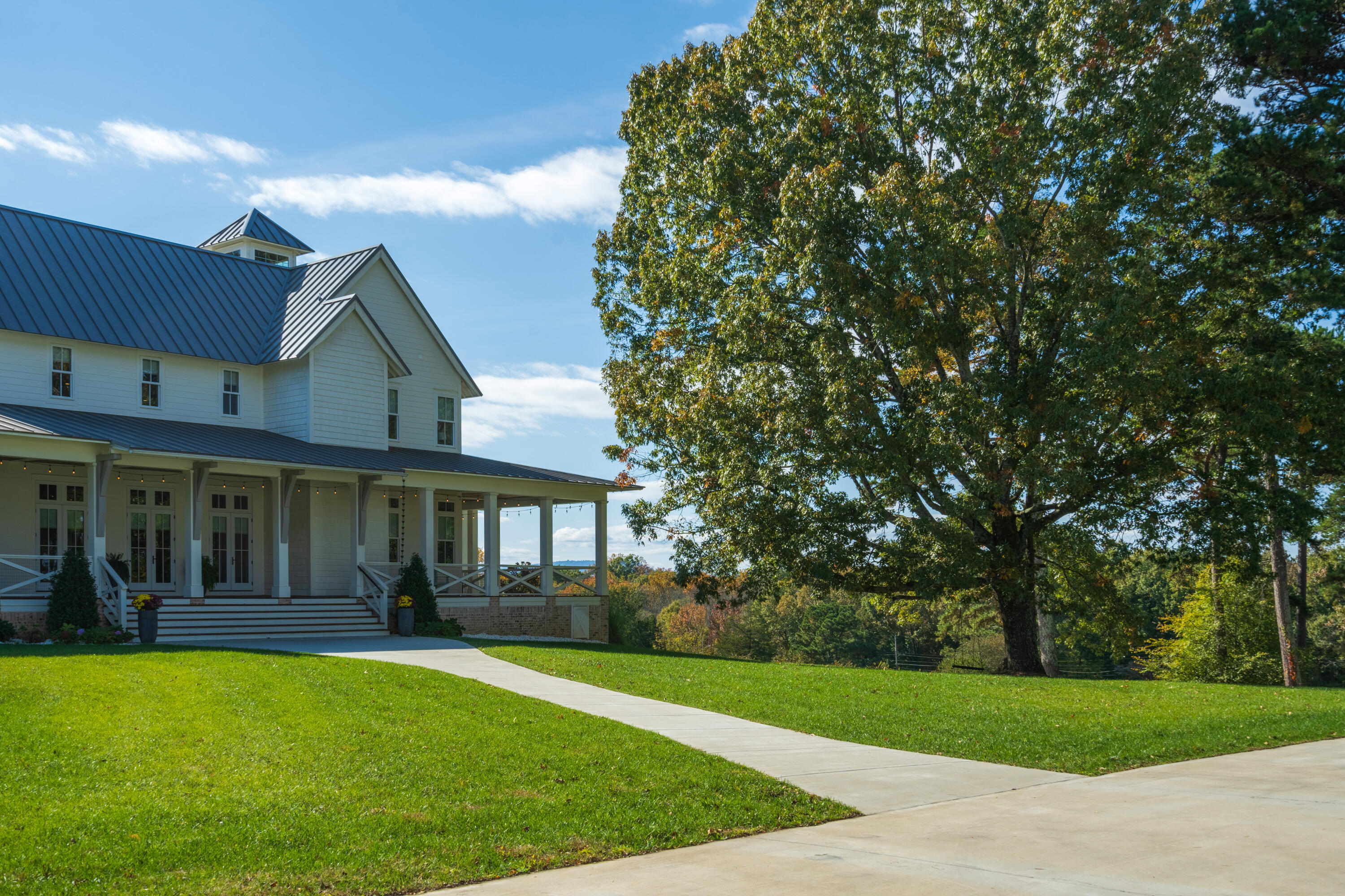 7468 Noah Reid Road
