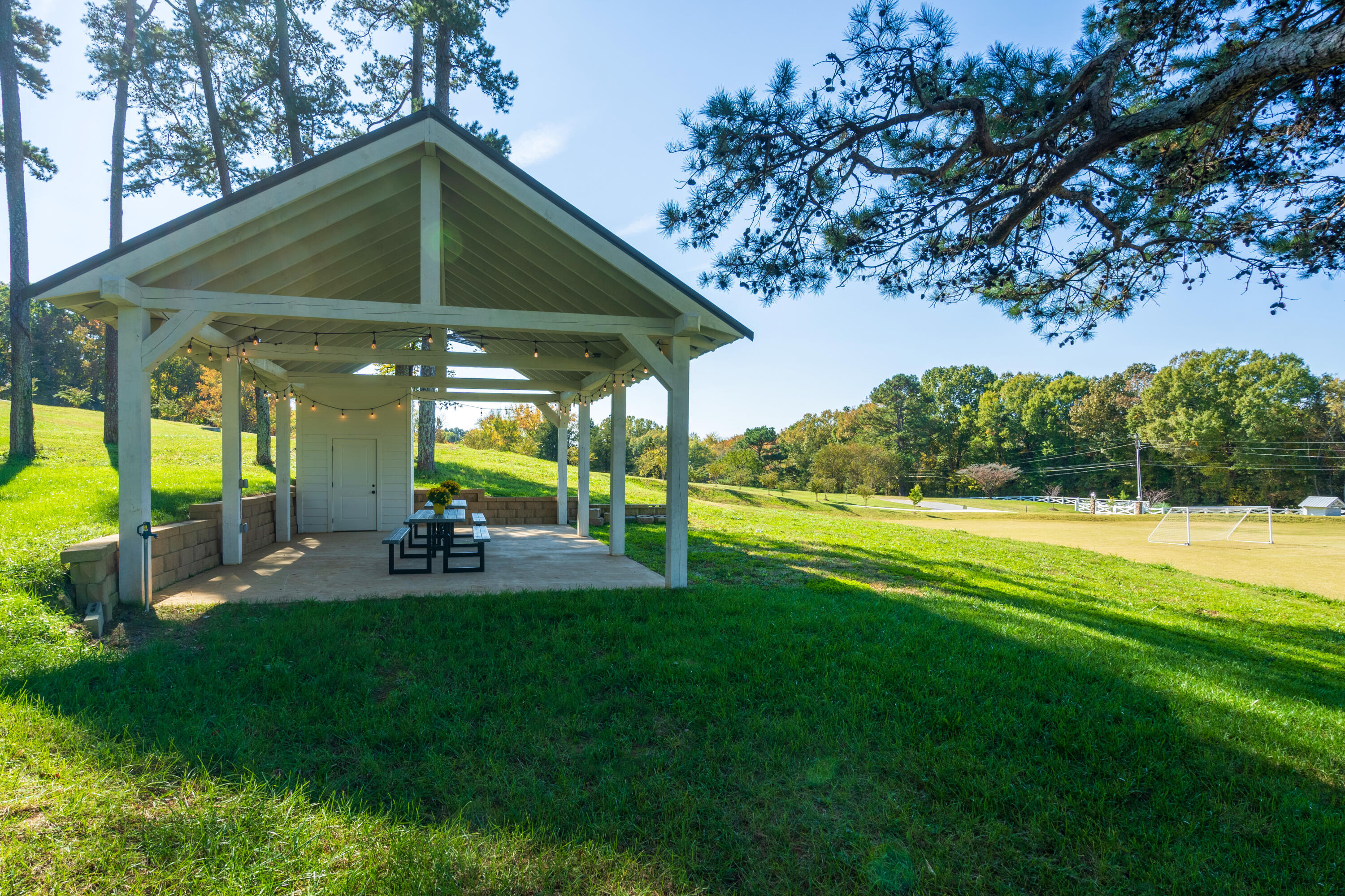 7468 Noah Reid Road