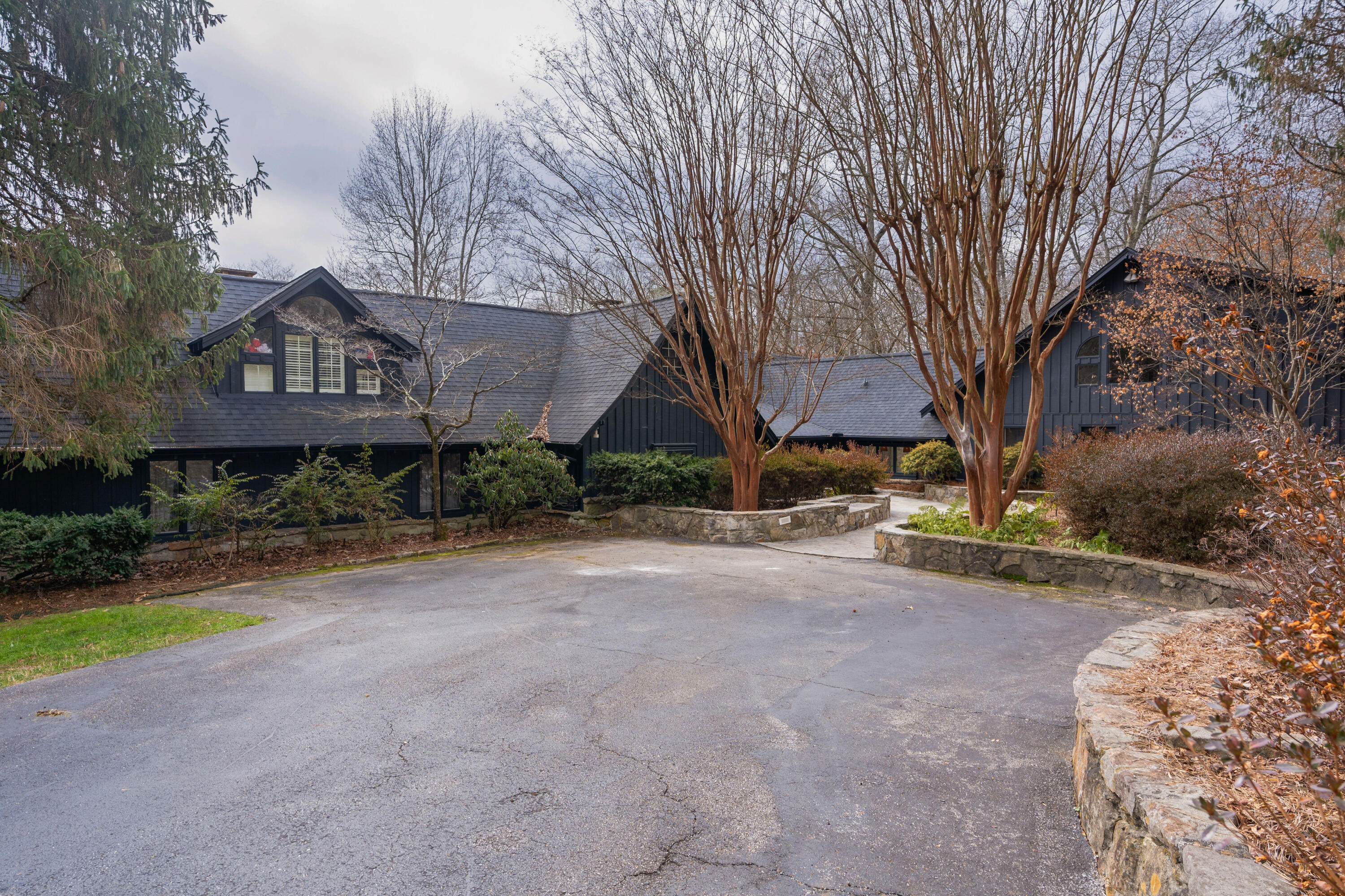 1015 Scenic Highway
