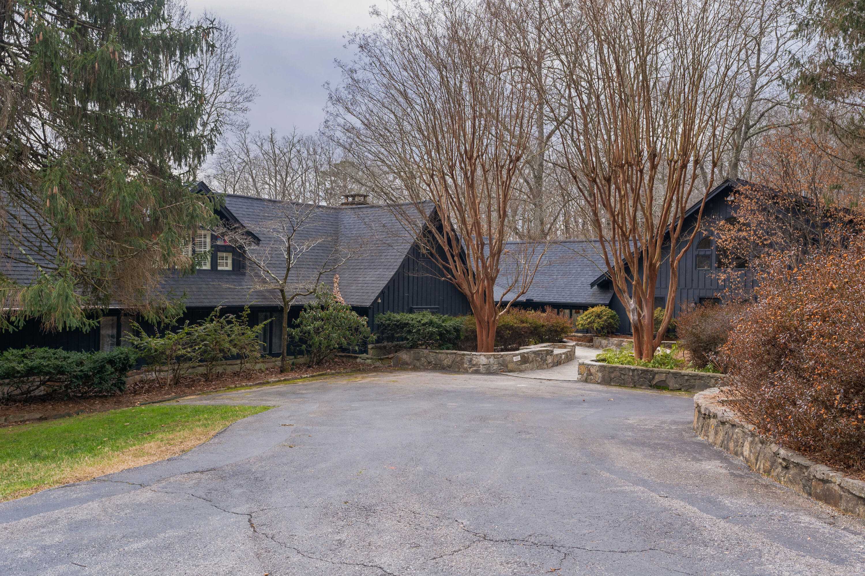 1015 Scenic Highway