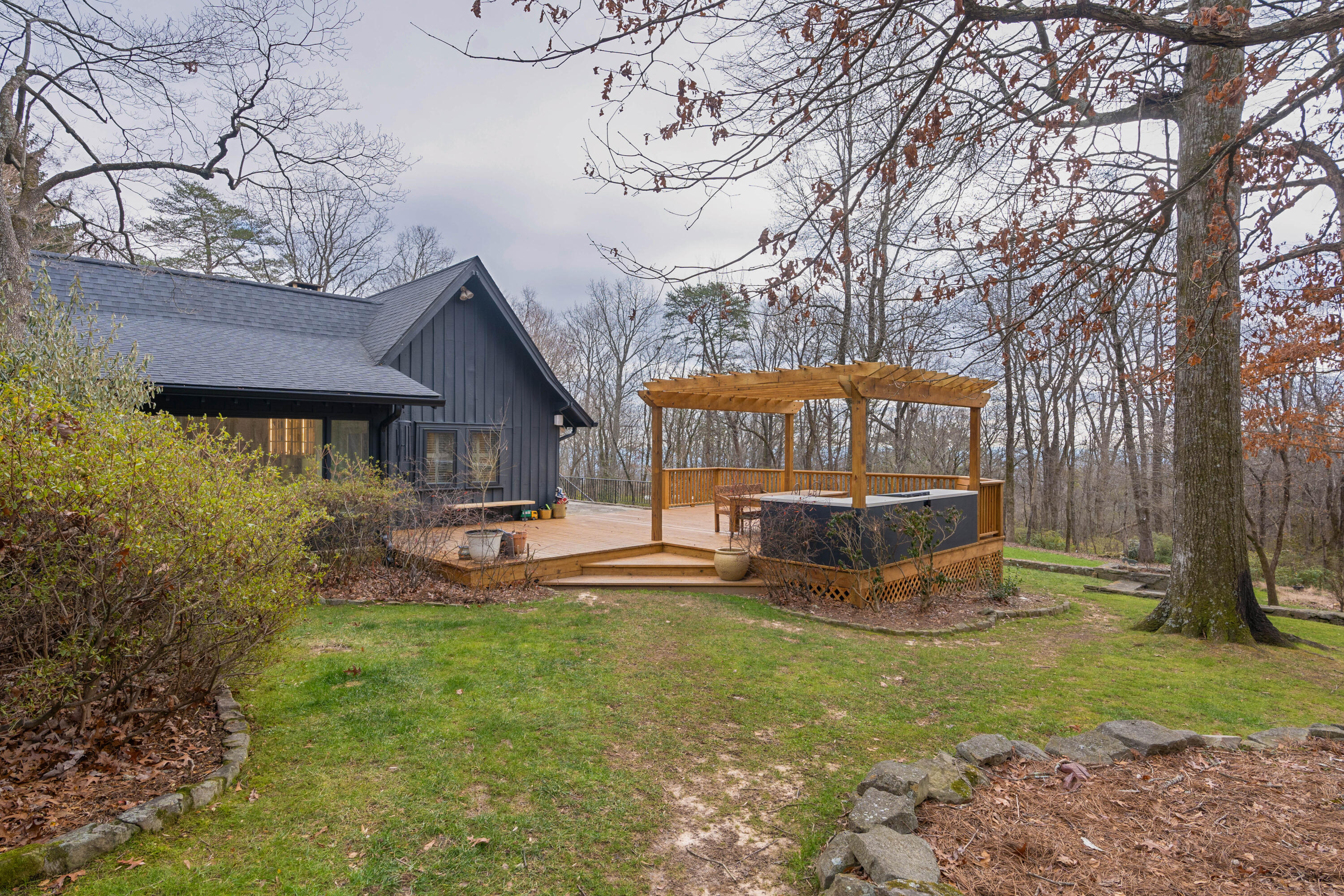 1015 Scenic Highway