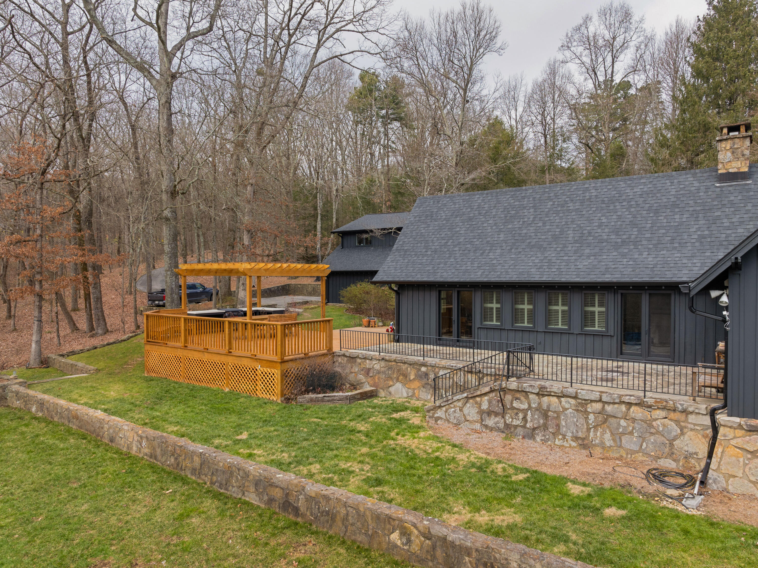 1015 Scenic Highway