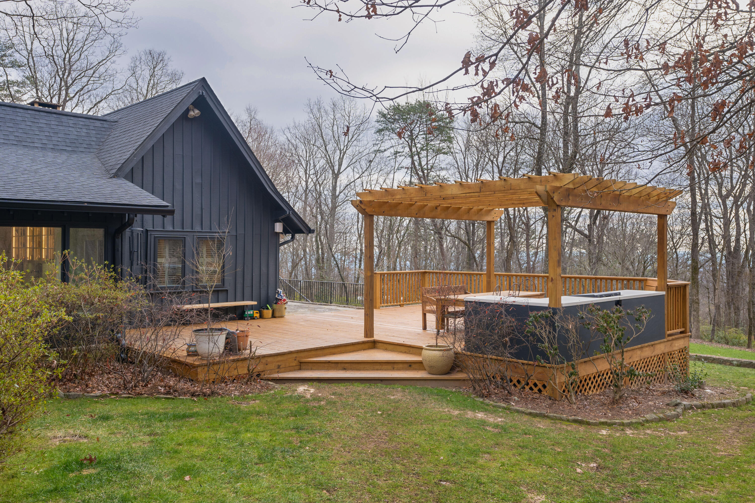 1015 Scenic Highway