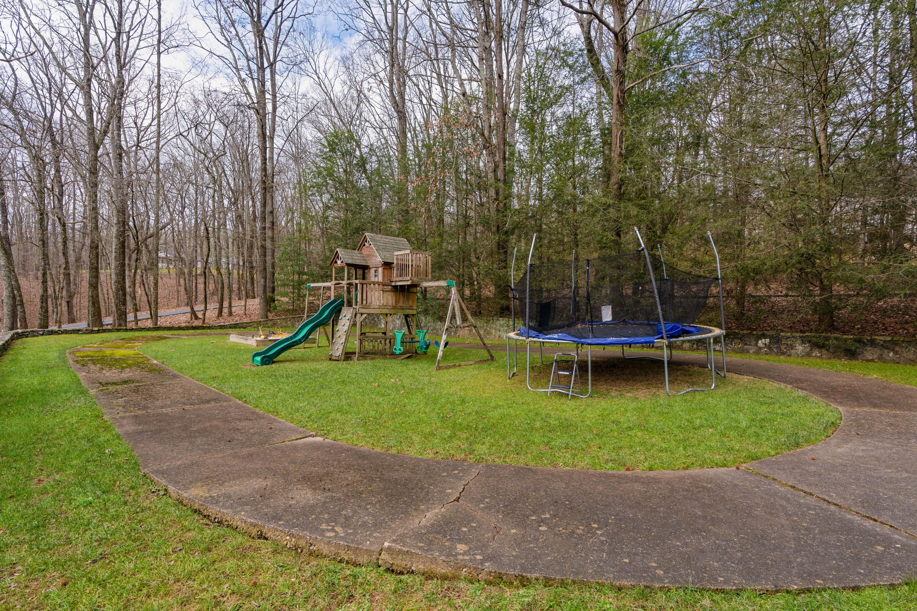 1015 Scenic Highway