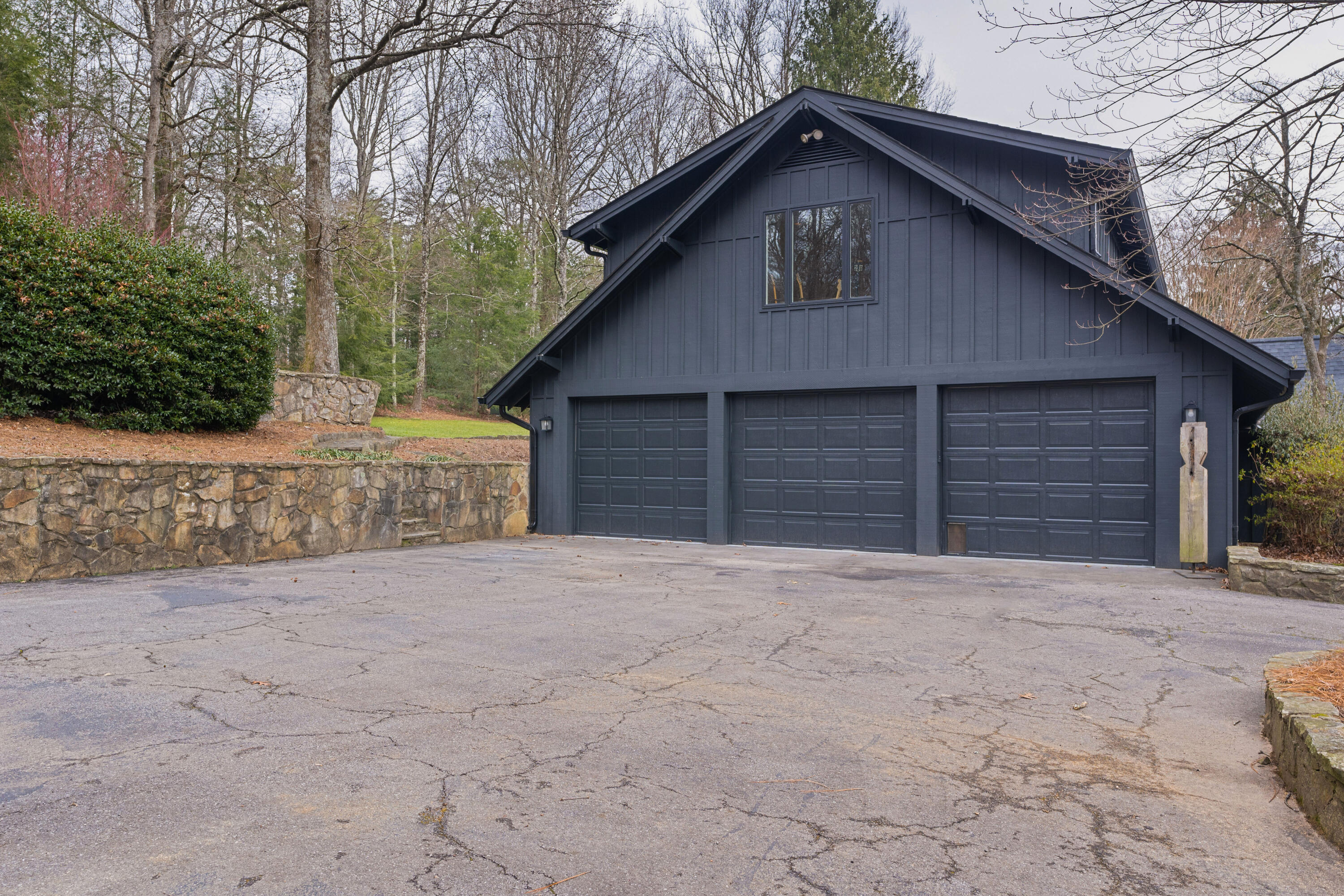 1015 Scenic Highway