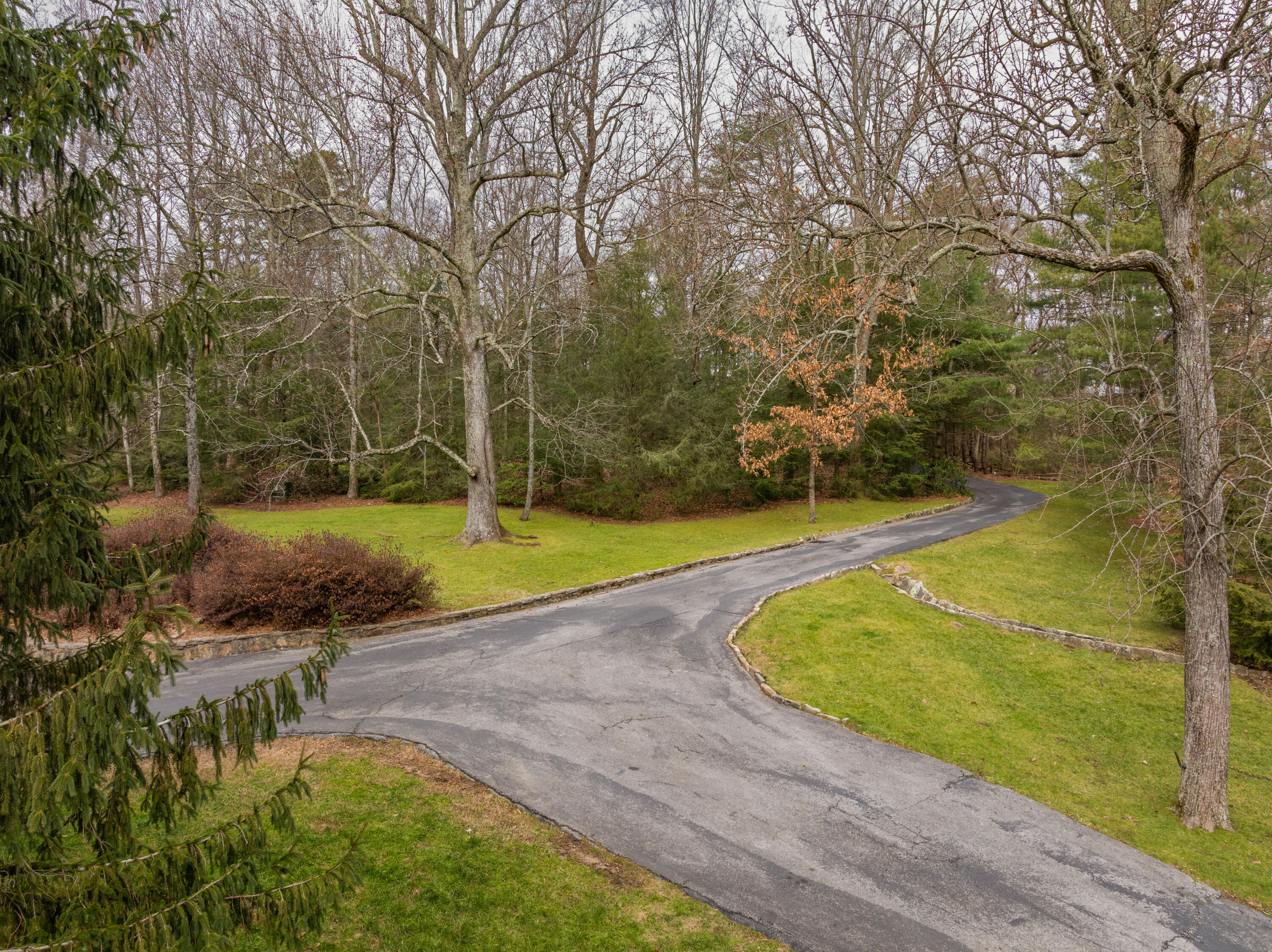 1015 Scenic Highway