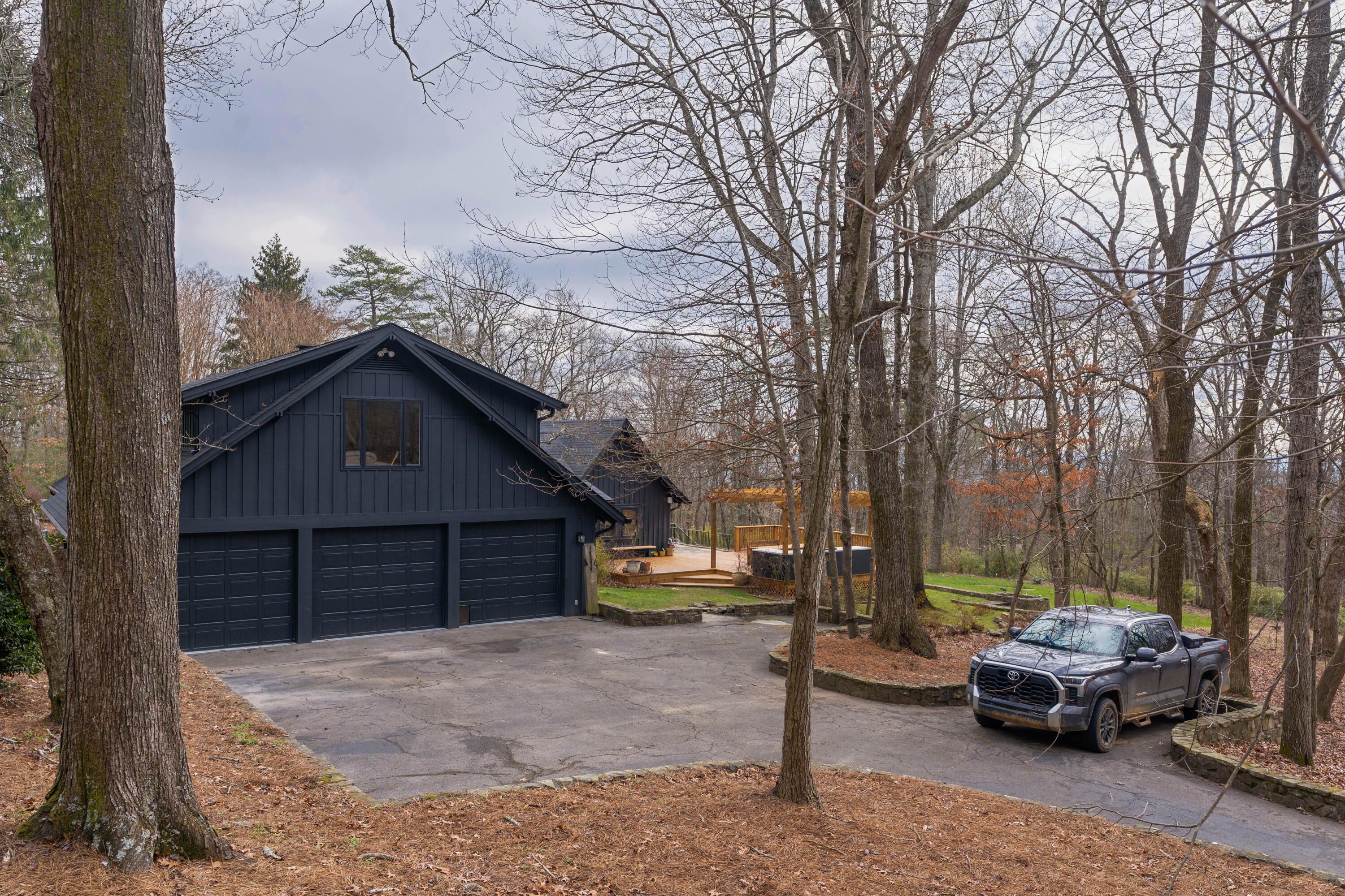 1015 Scenic Highway