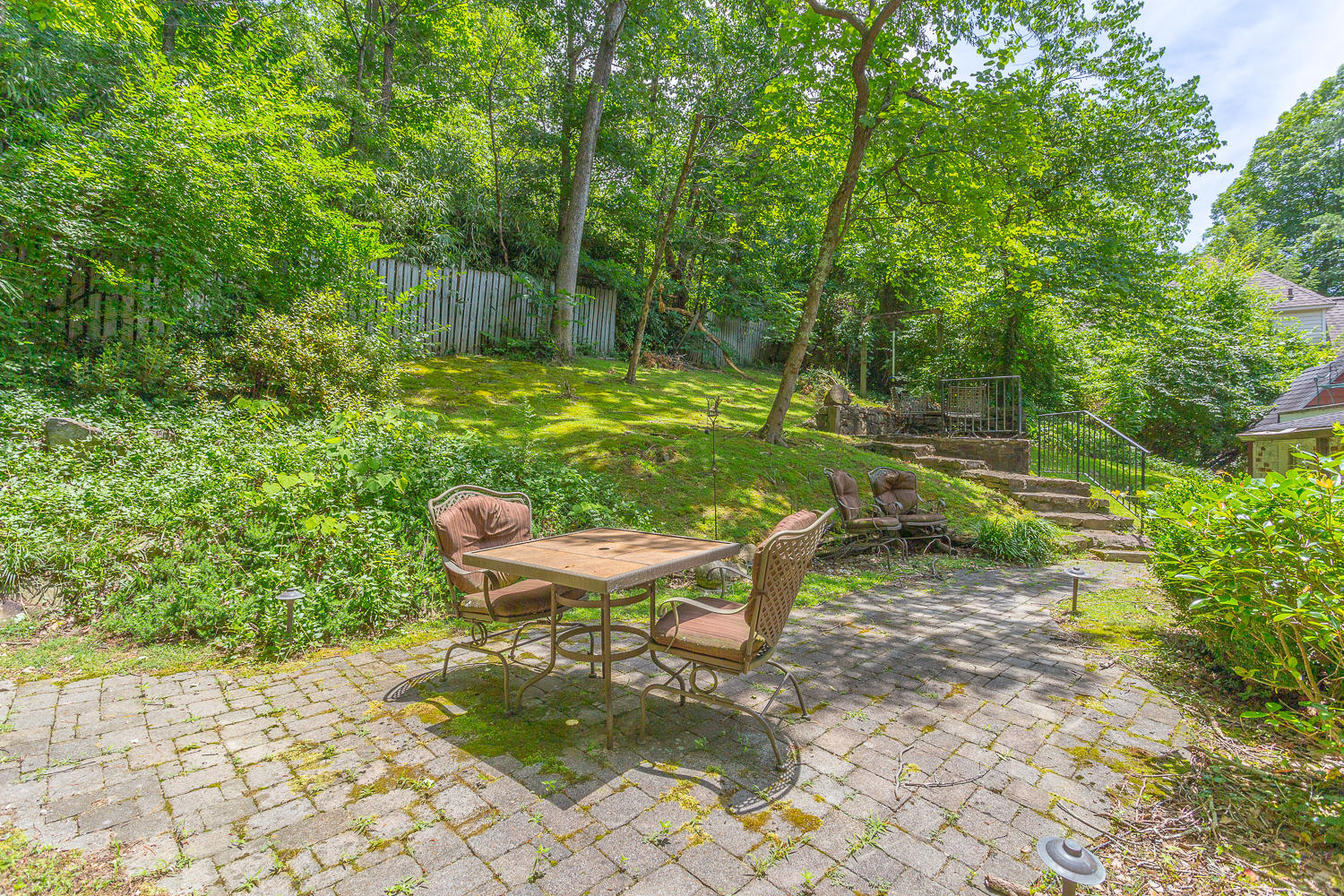 1616 Shady Circle