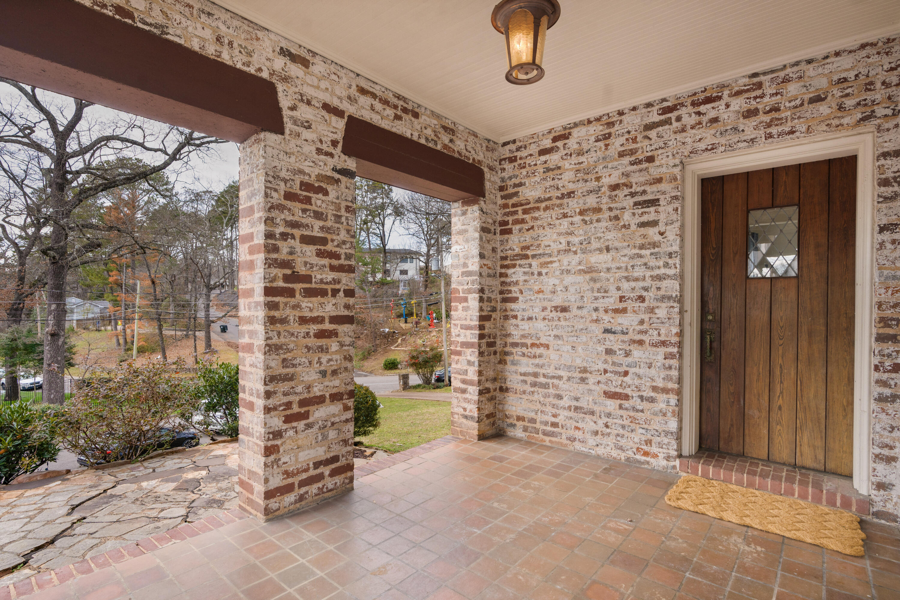 1616 Shady Circle