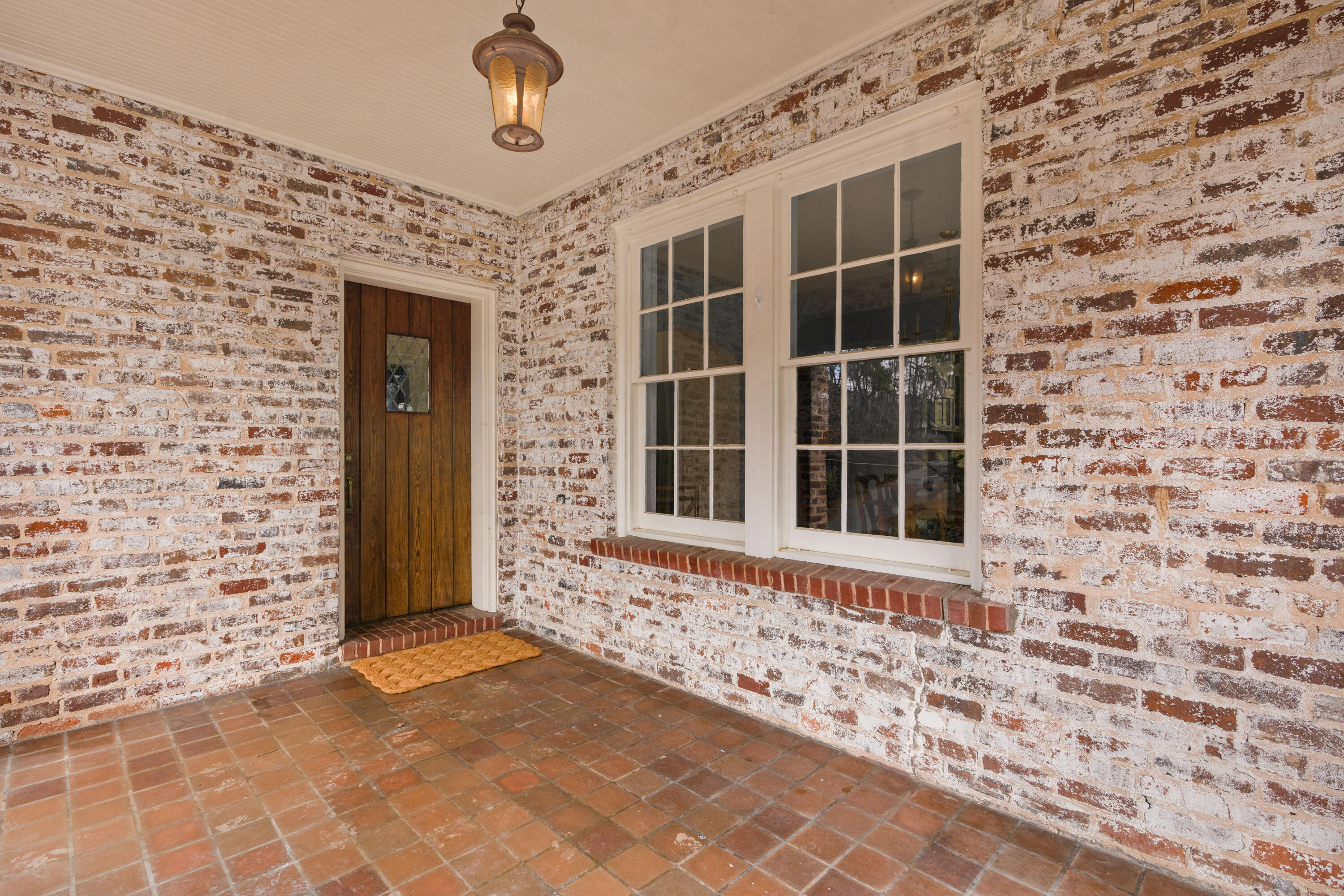 1616 Shady Circle