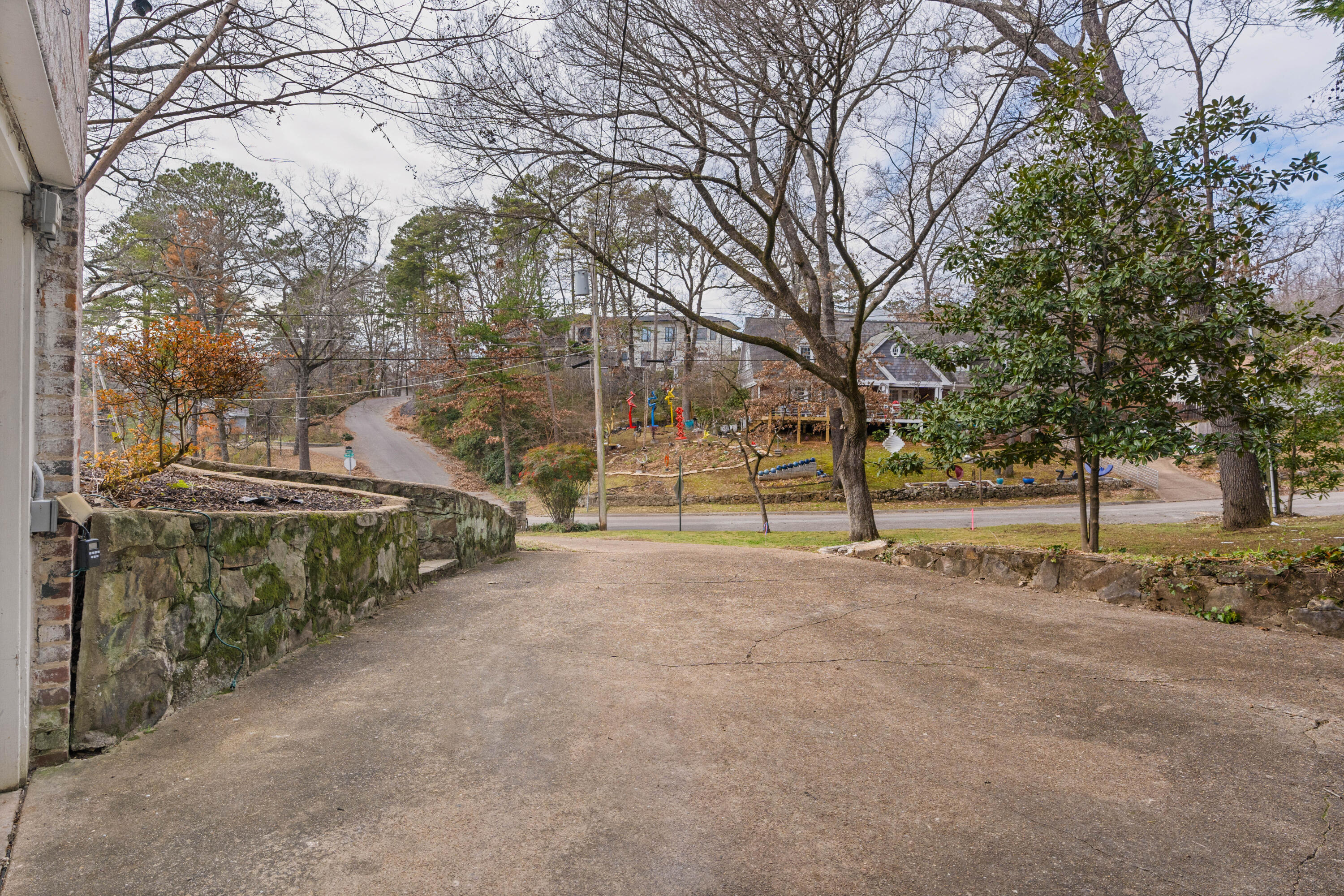 1616 Shady Circle