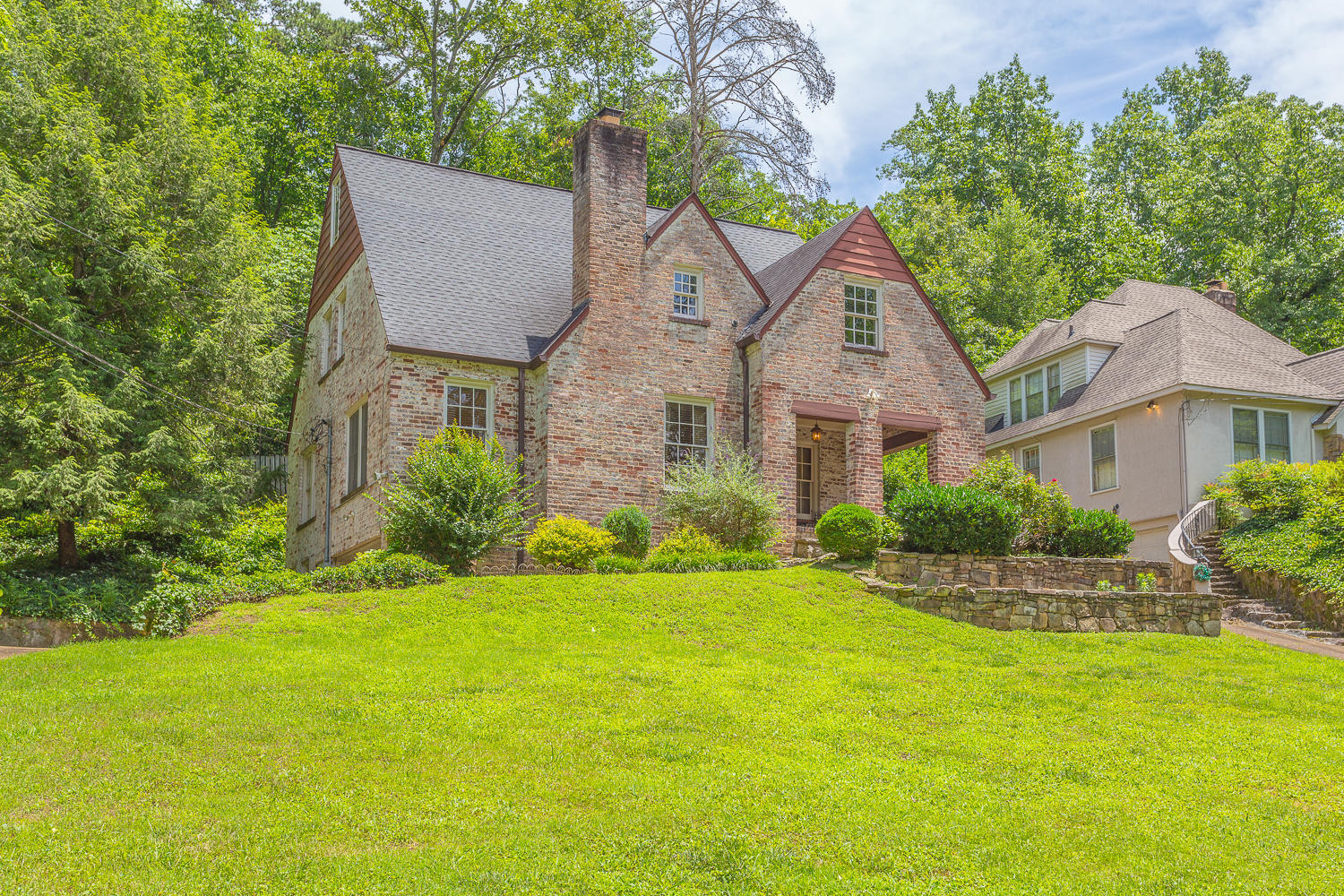 1616 Shady Circle