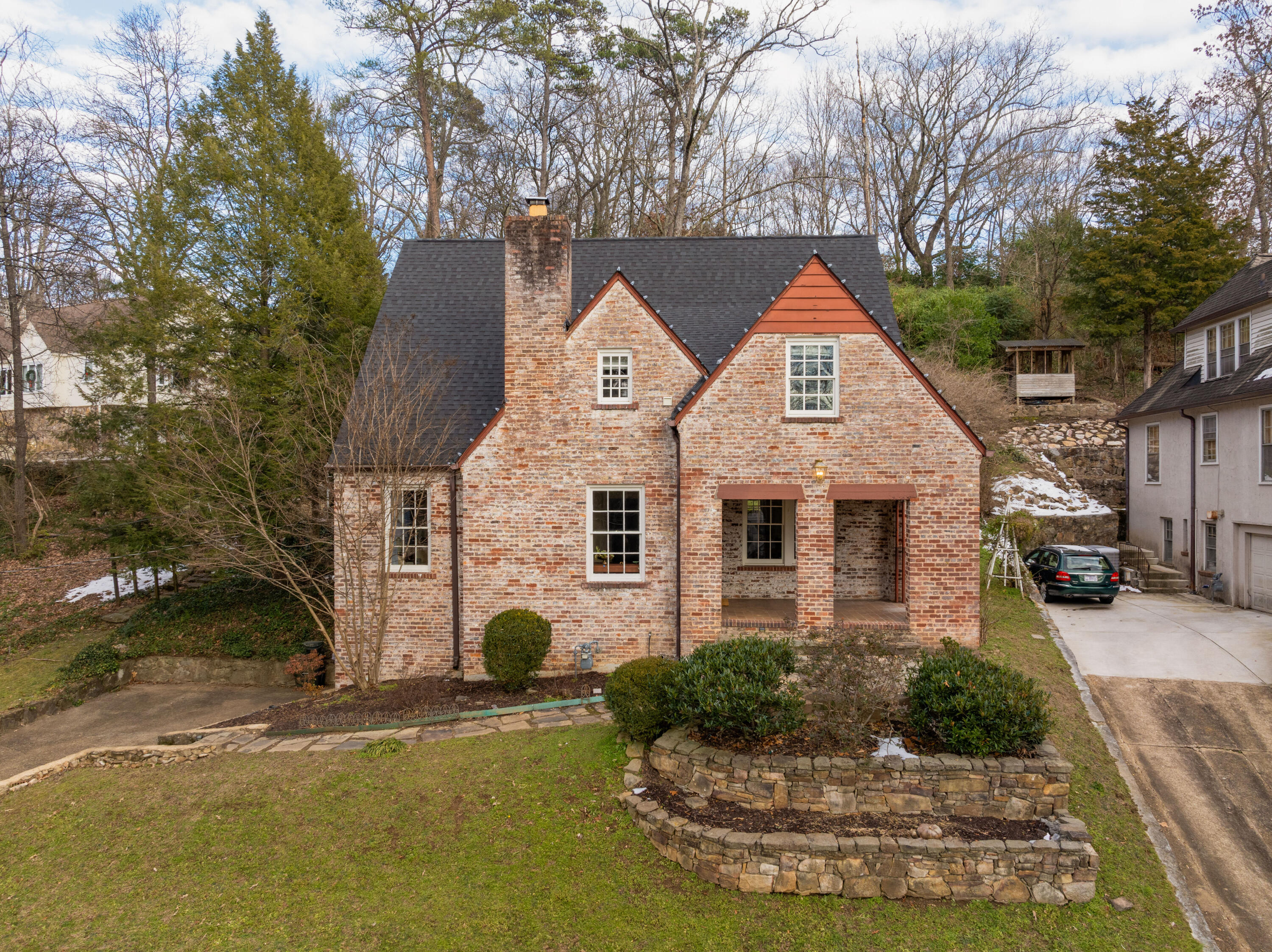 1616 Shady Circle