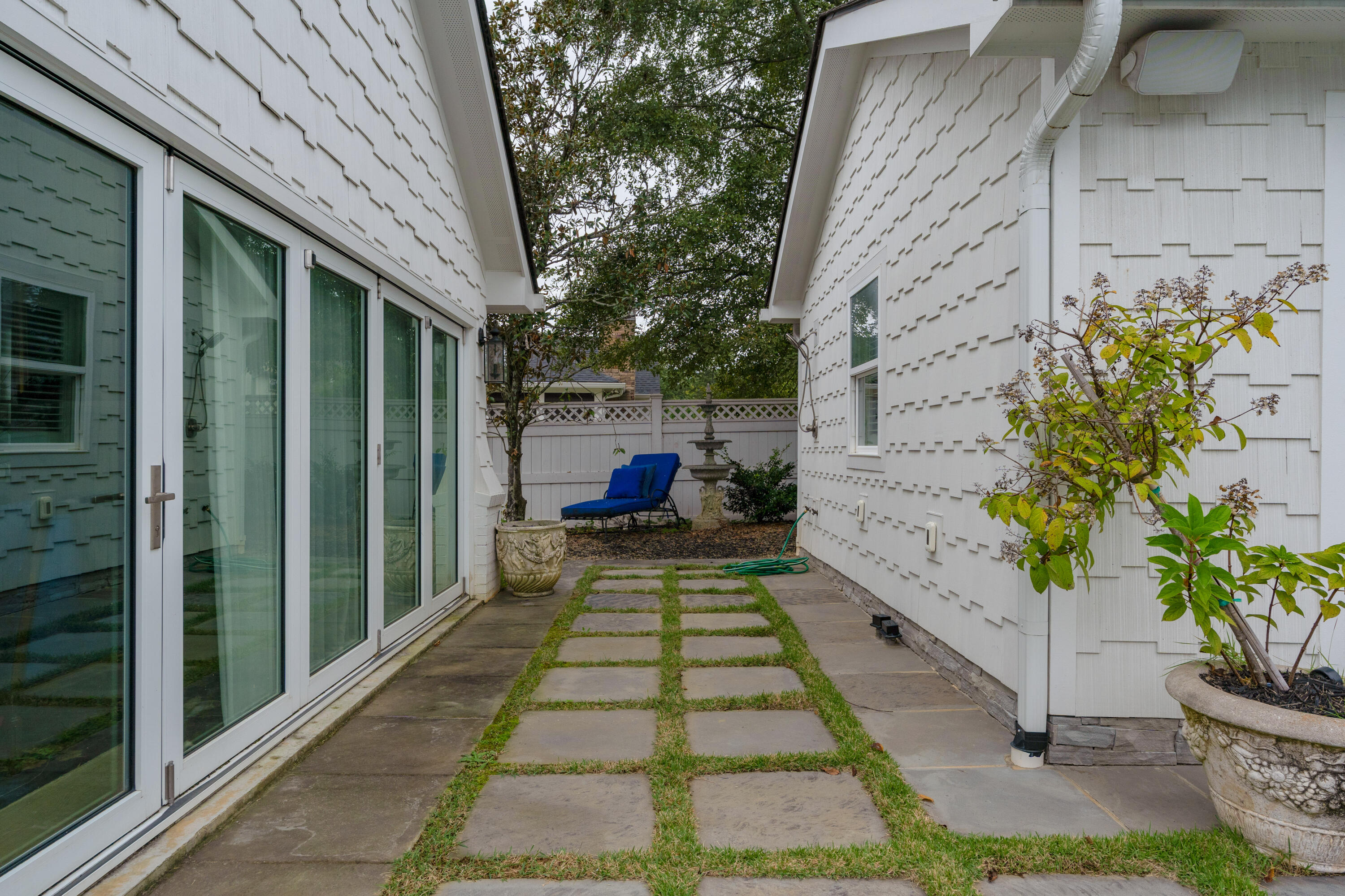 1705 Carroll Lane