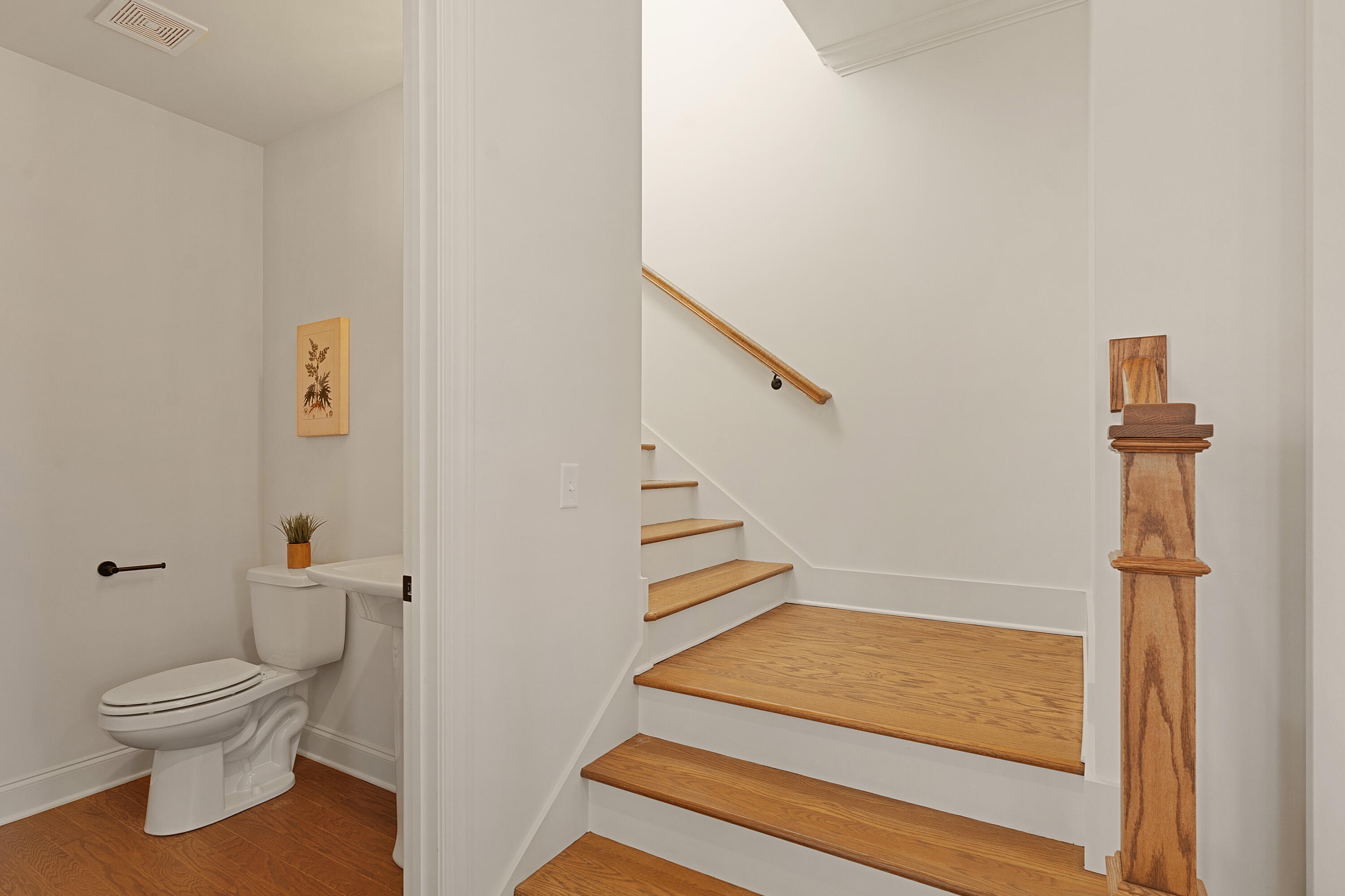 6800 Barnhouse Court