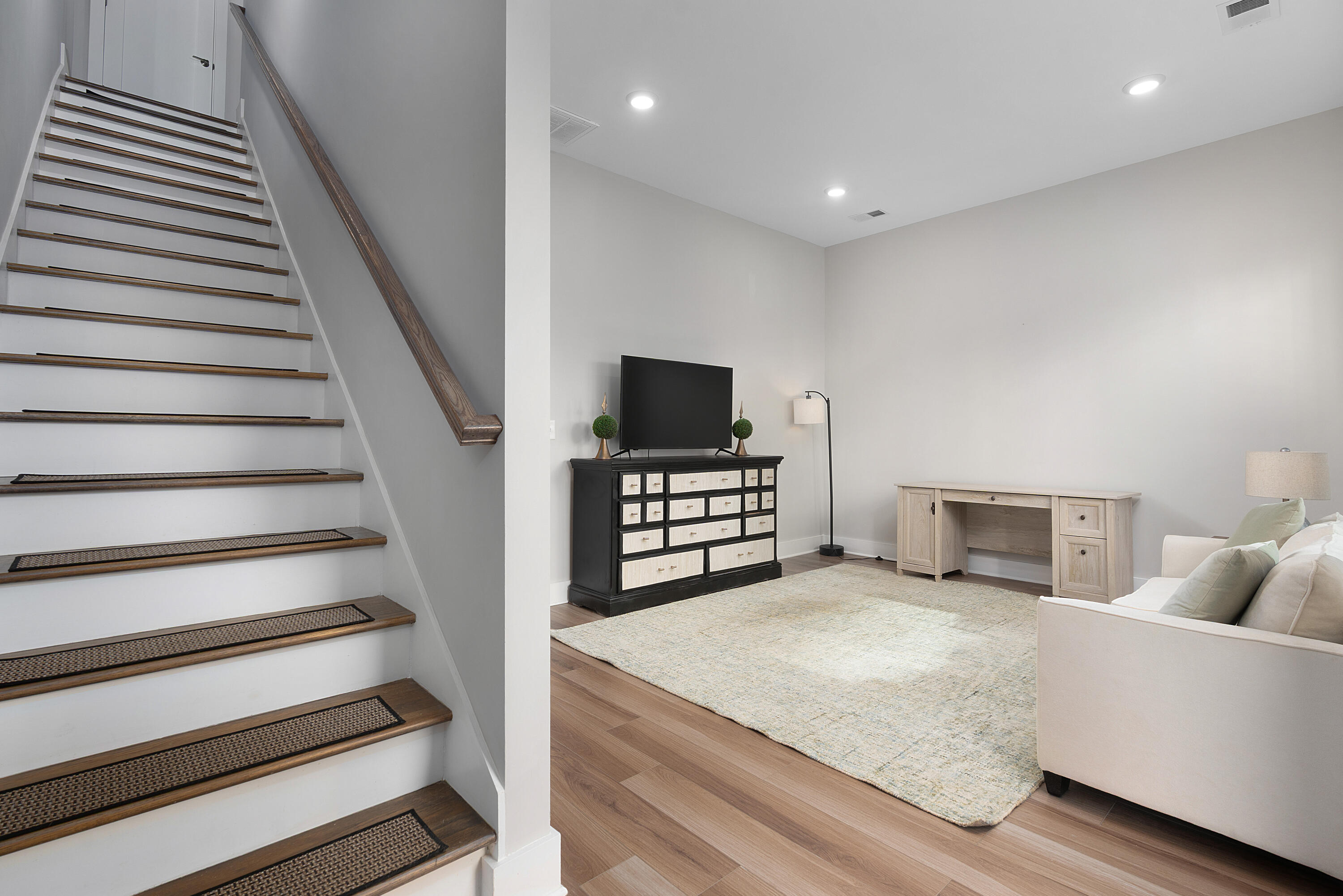 737 Burnside Place