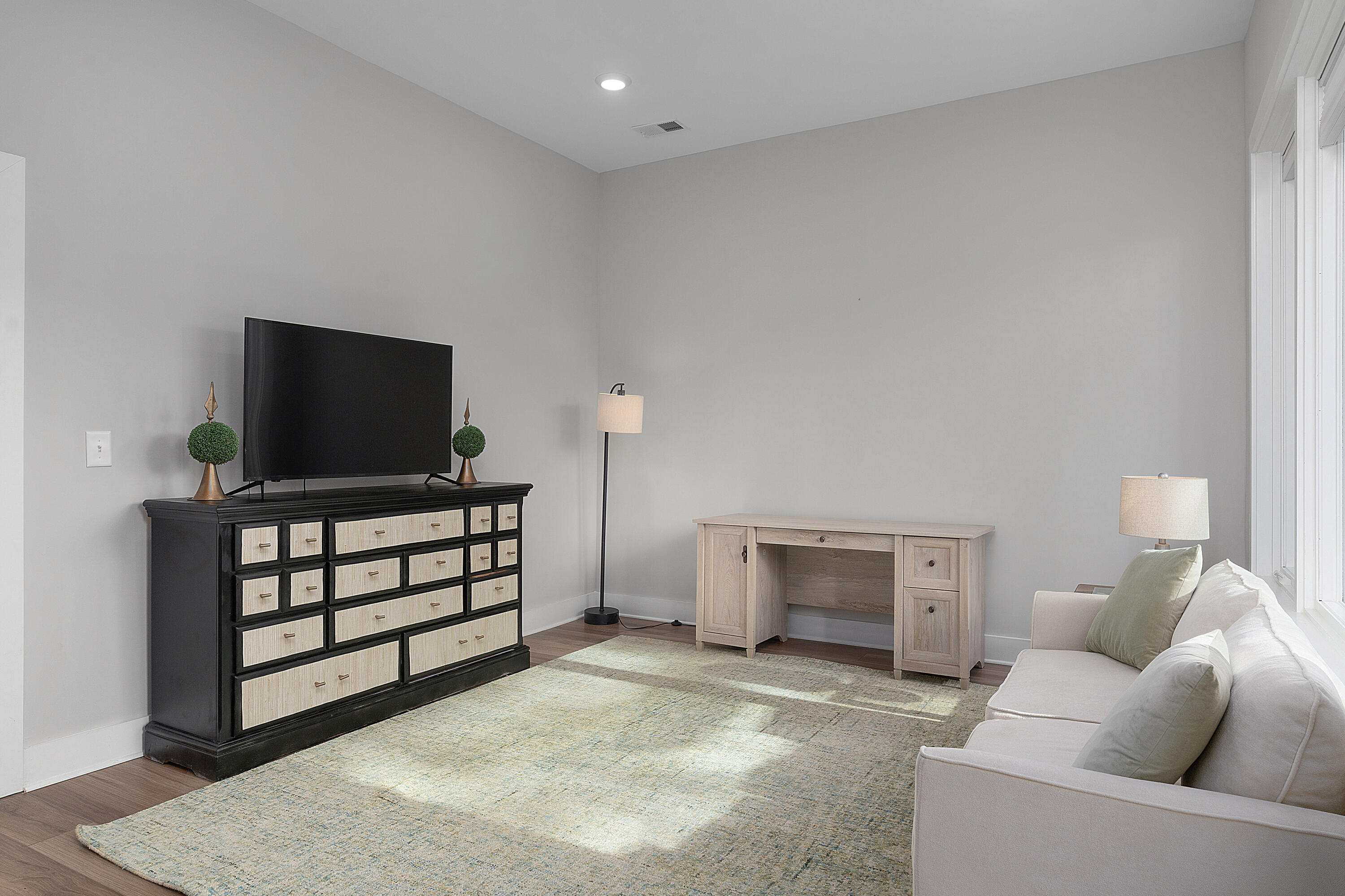 737 Burnside Place