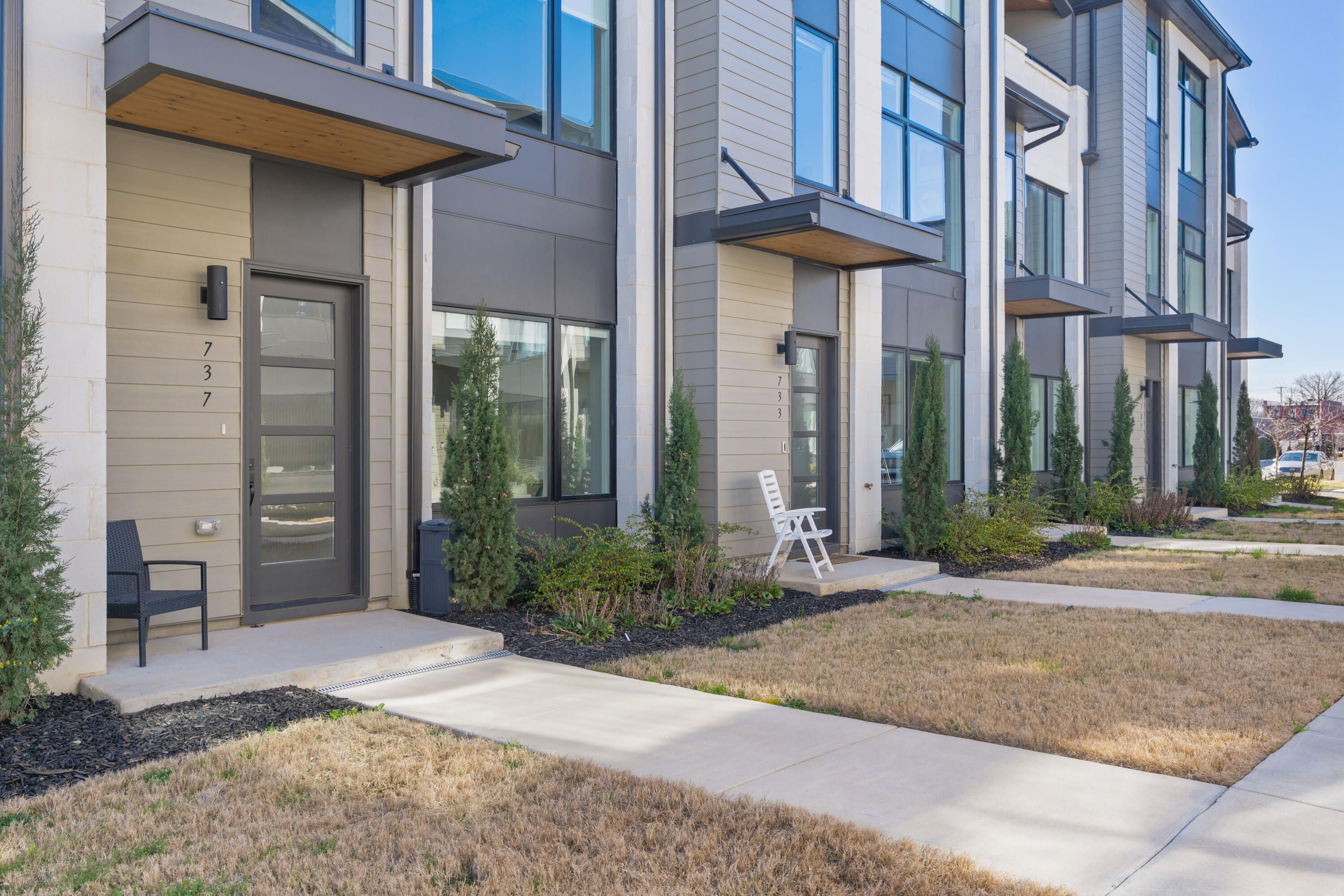 737 Burnside Place