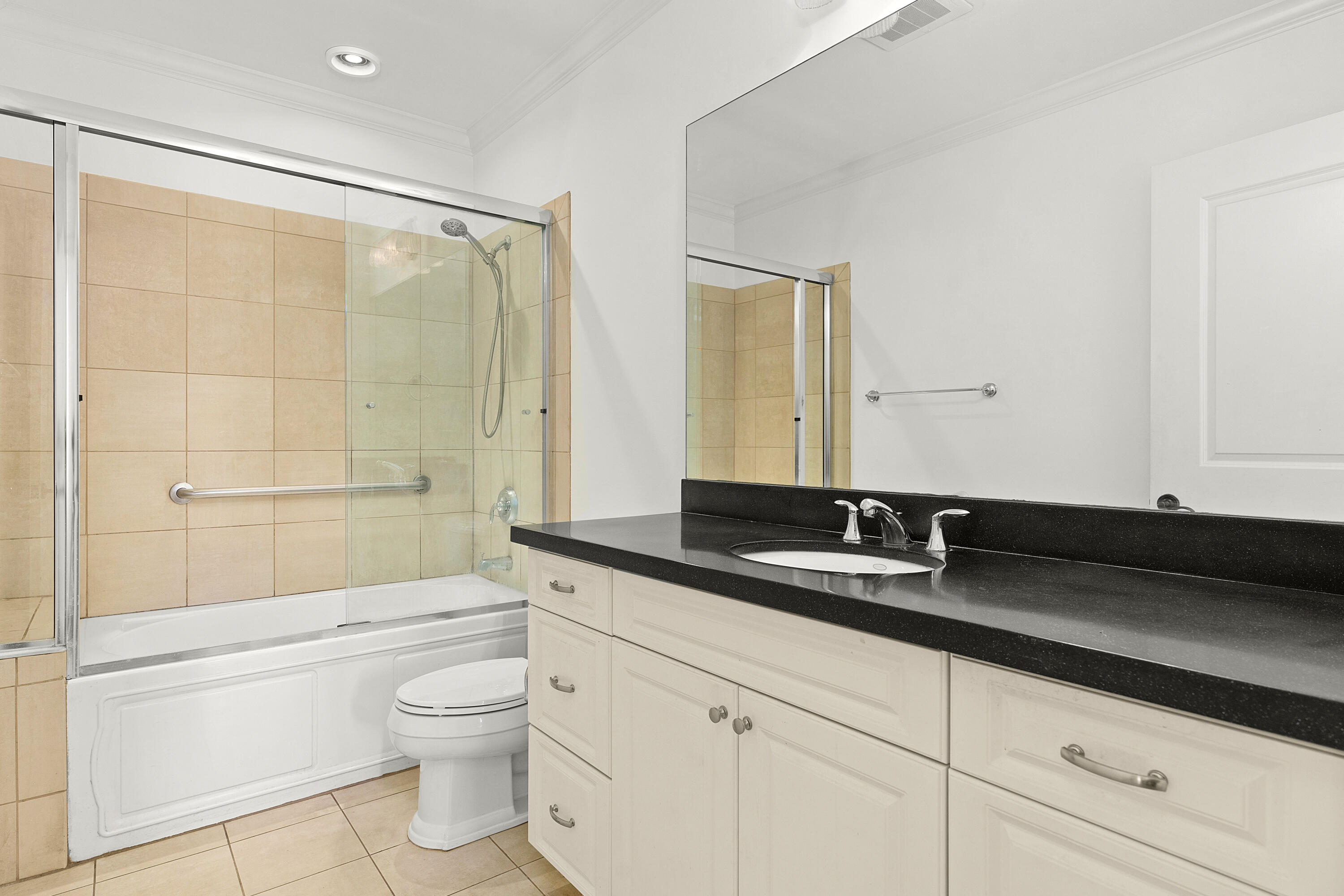 99 Walnut Street, 402