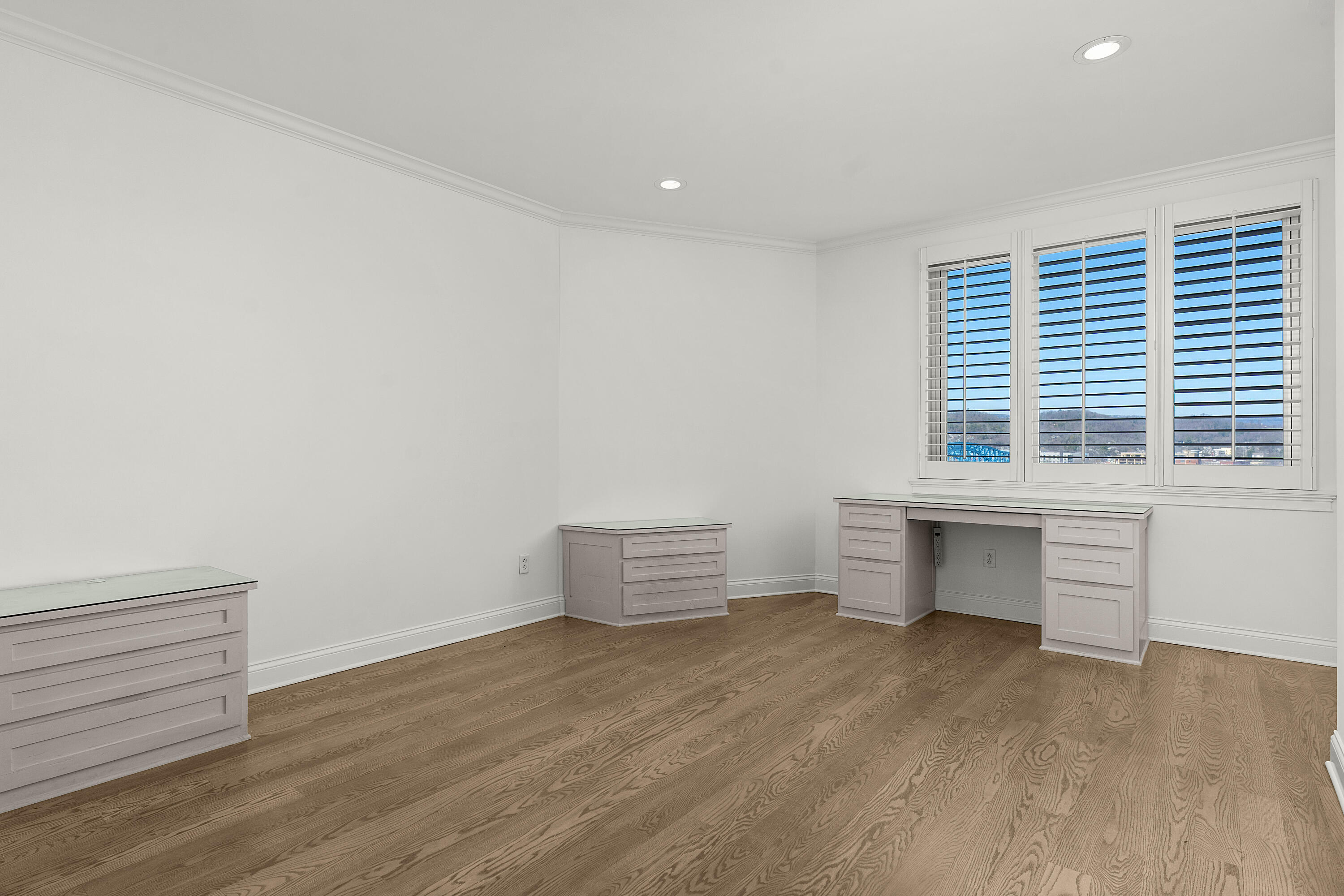 99 Walnut Street, 402