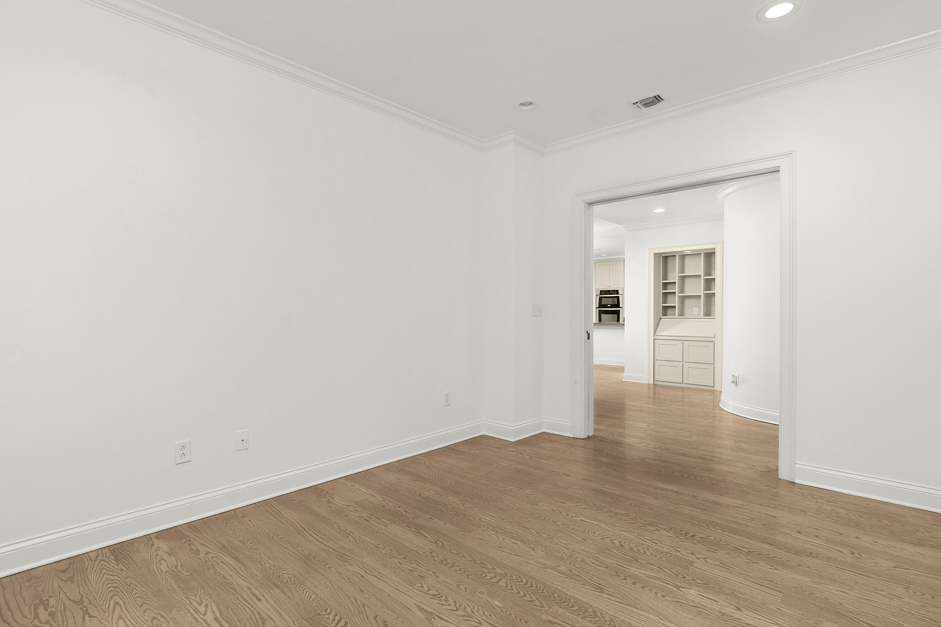 99 Walnut Street, 402