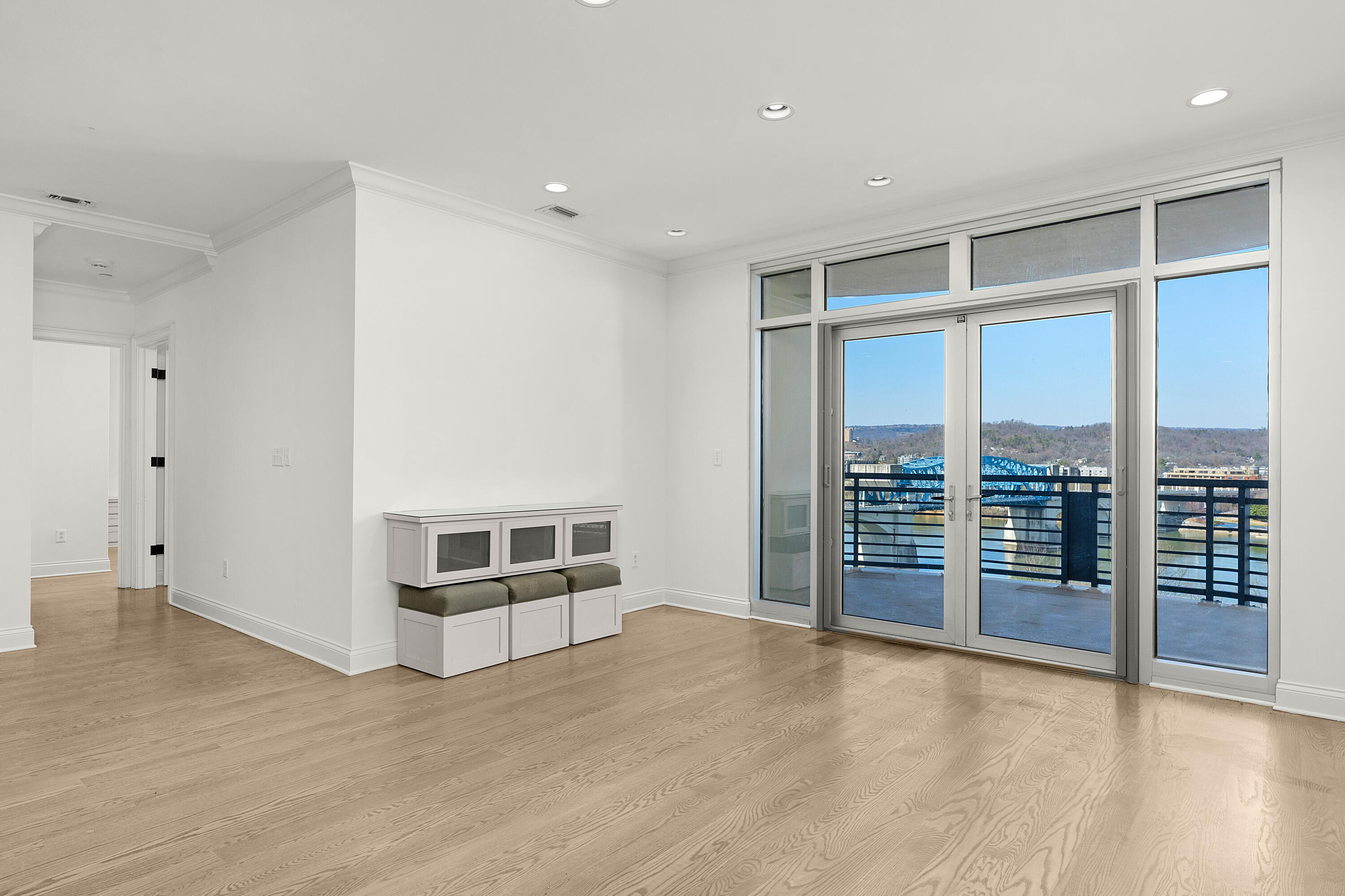 99 Walnut Street, 402