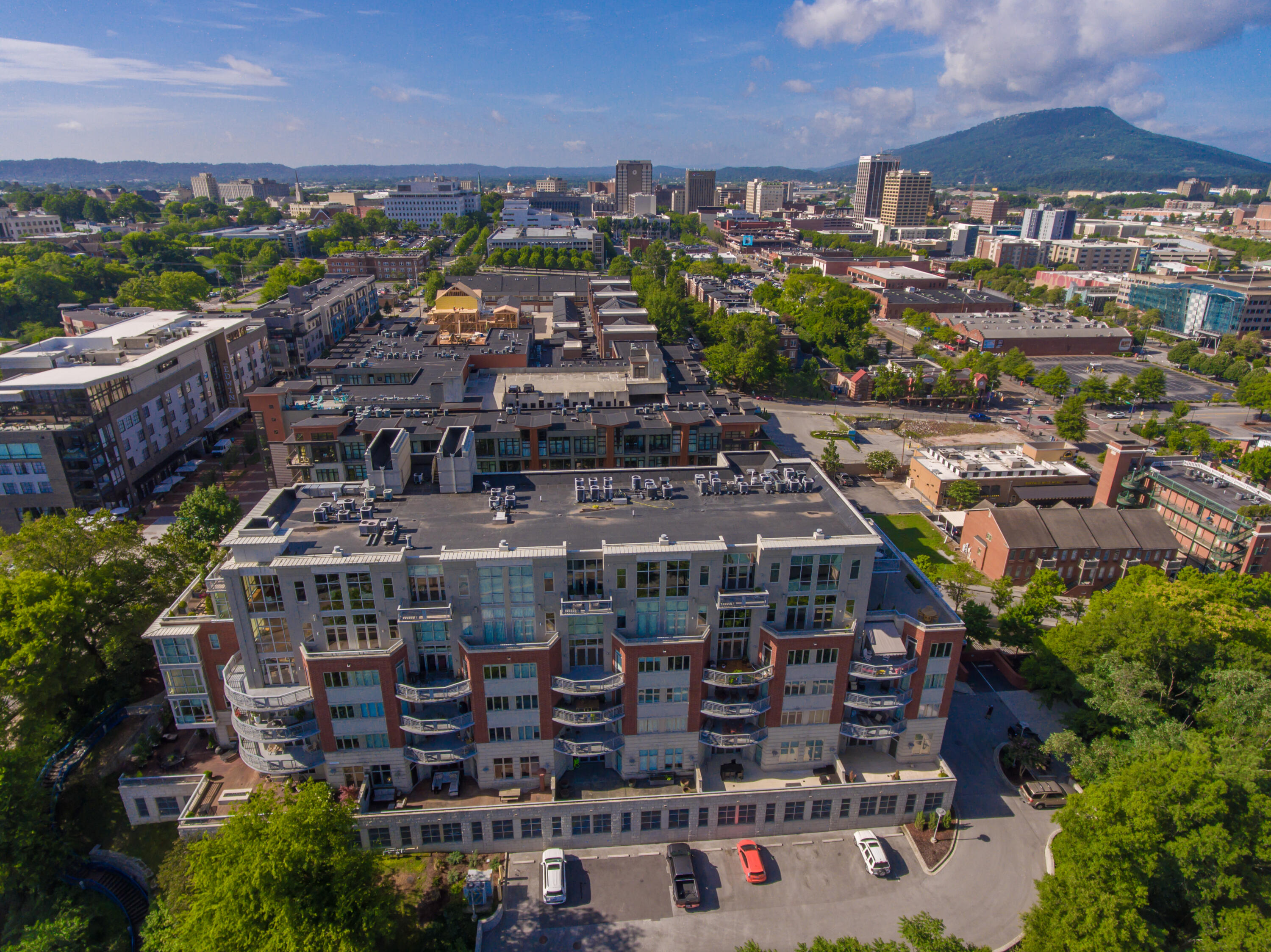 99 Walnut Street, 402