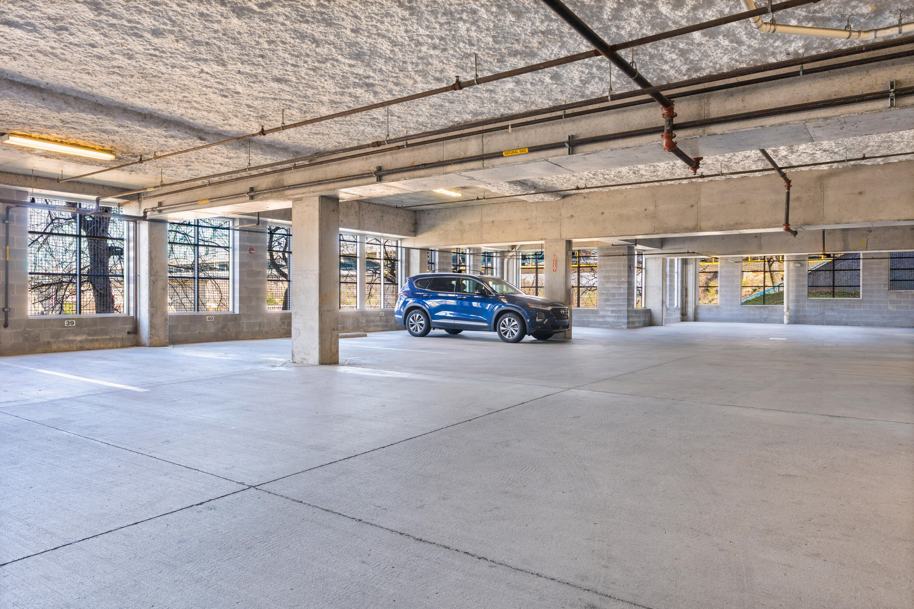 99 Walnut Street, 402