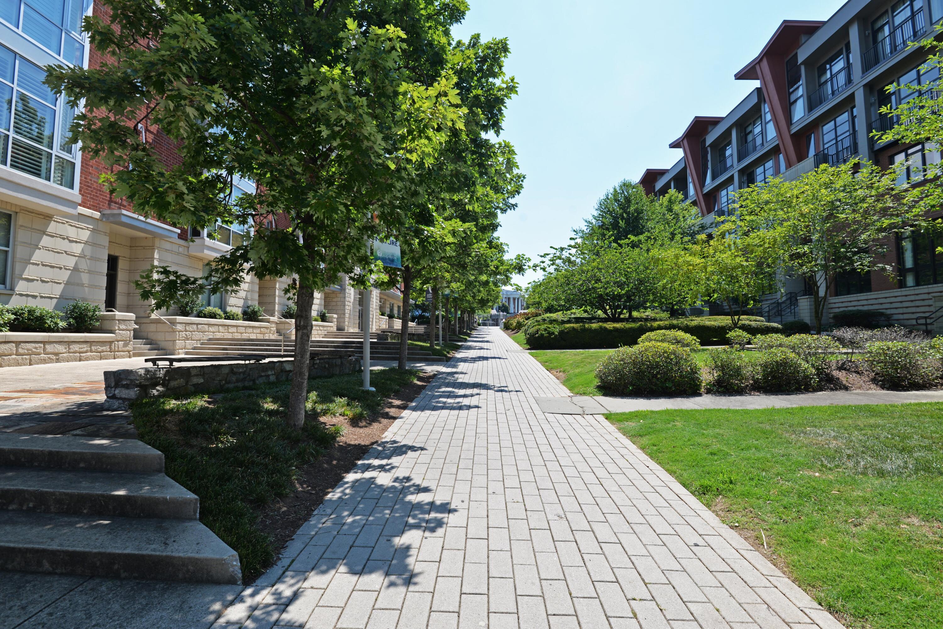 99 Walnut Street, 402