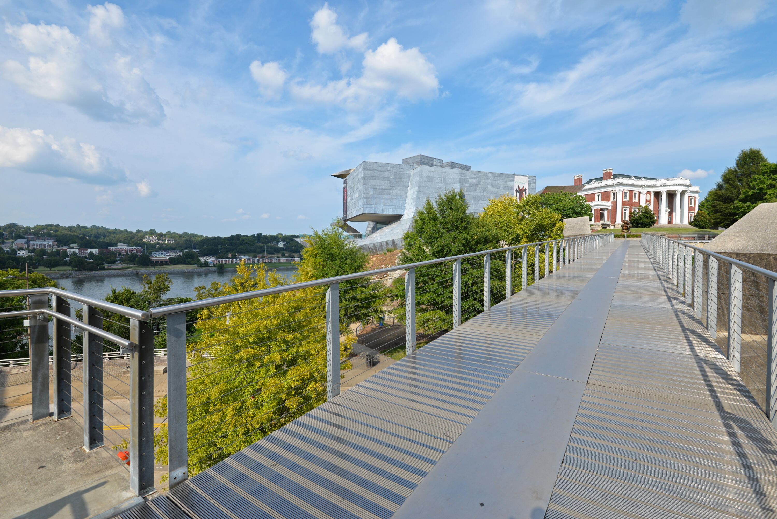 99 Walnut Street, 402