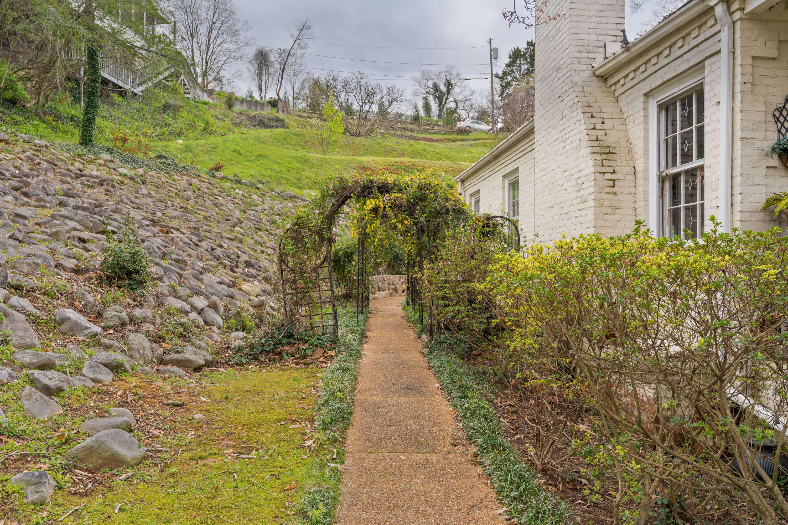 1608 Riverview Road
